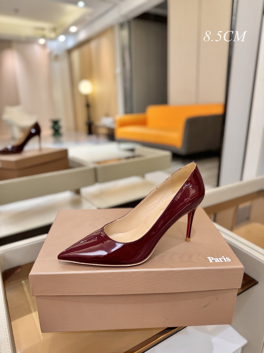 漆皮 单鞋（经典款）质感立体穿出时尚芭莎的气质优质皮里更加柔软透气，无敌瘦腿，穿上立马拉升腿的长度～涵深