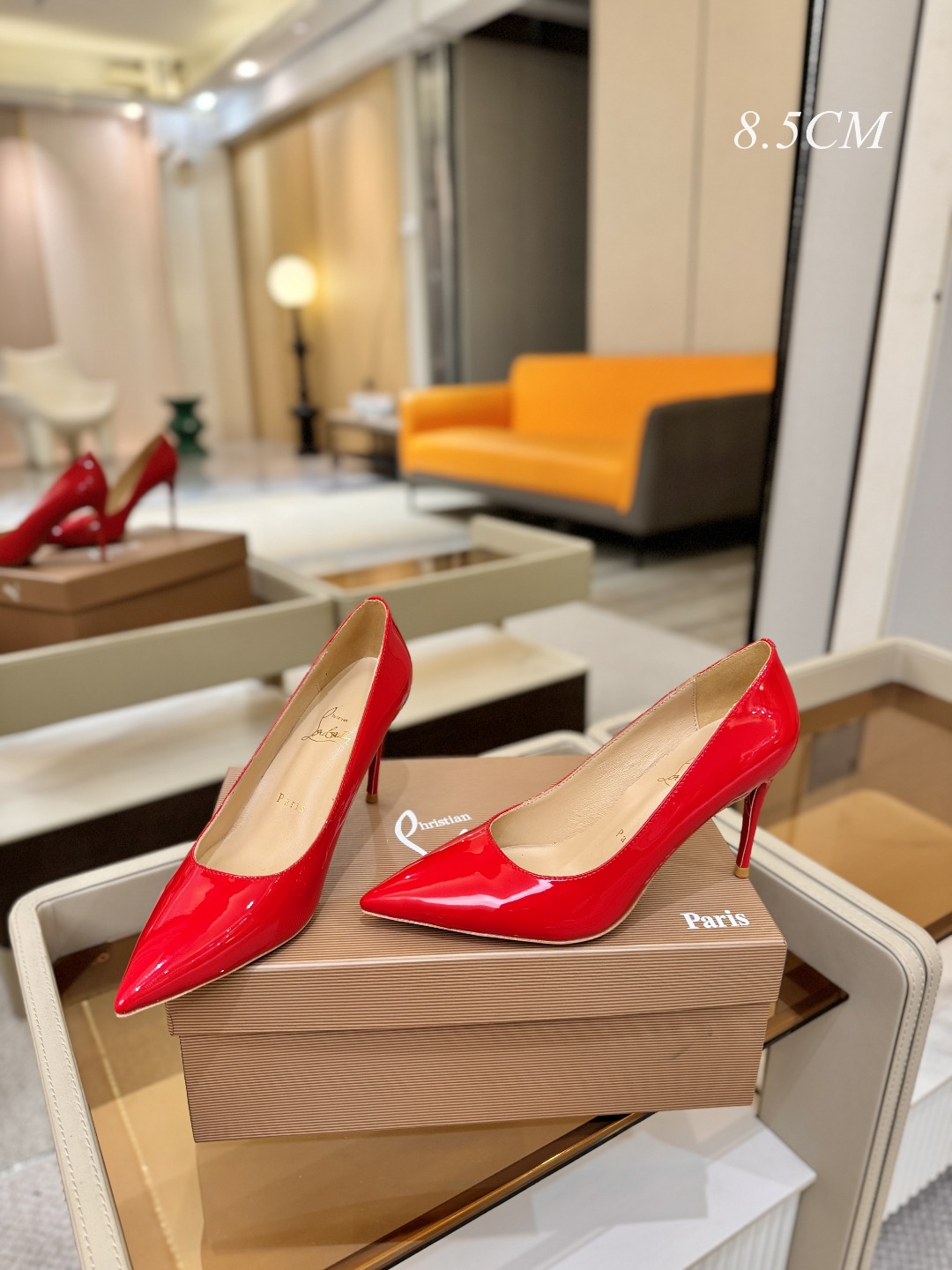 漆皮 单鞋（经典款）质感立体穿出时尚芭莎的气质优质皮里更加柔软透气，无敌瘦腿，穿上立马拉升腿的长度～涵深