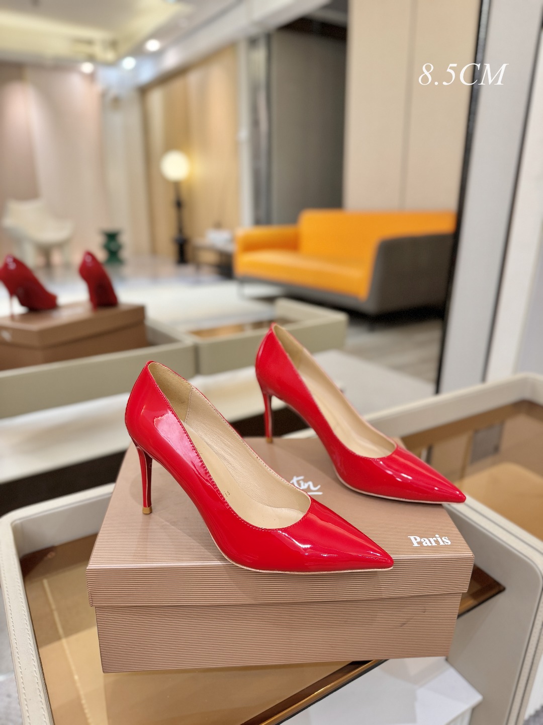 漆皮 单鞋（经典款）质感立体穿出时尚芭莎的气质优质皮里更加柔软透气，无敌瘦腿，穿上立马拉升腿的长度～涵深