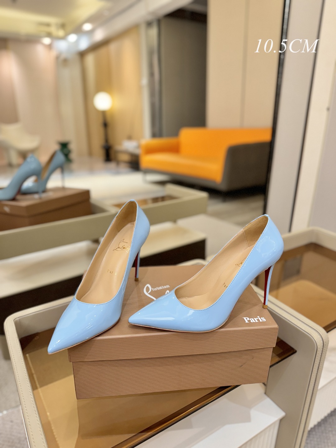 漆皮 单鞋（经典款）质感立体穿出时尚芭莎的气质优质皮里更加柔软透气，无敌瘦腿，穿上立马拉升腿的长度～涵深