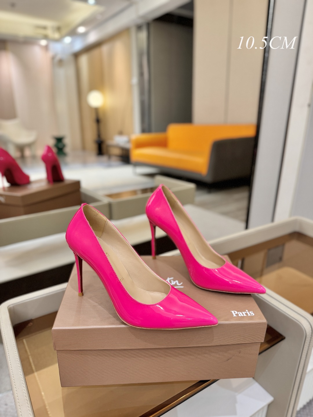 漆皮 单鞋（经典款）质感立体穿出时尚芭莎的气质优质皮里更加柔软透气，无敌瘦腿，穿上立马拉升腿的长度～涵深