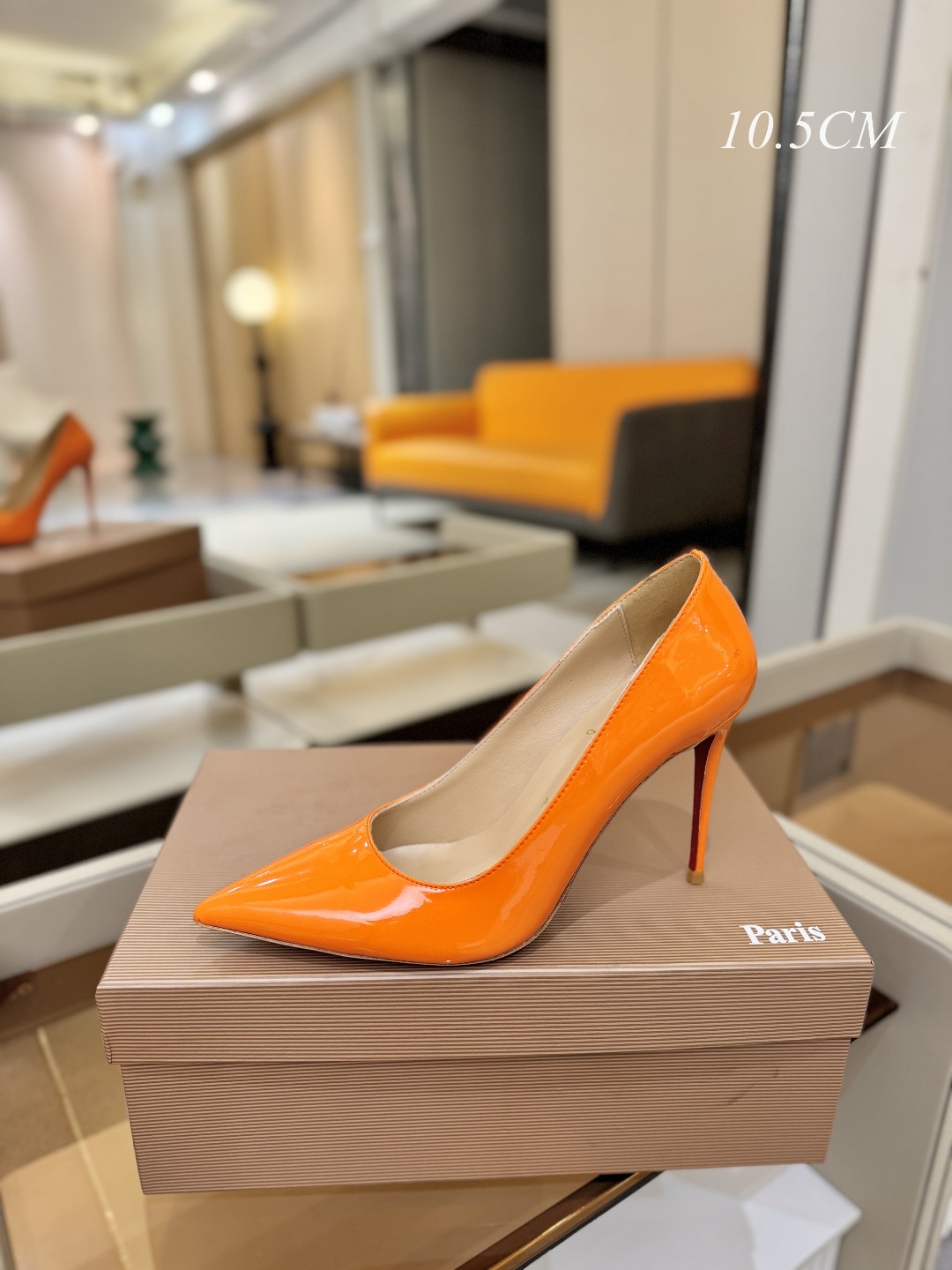 漆皮 单鞋（经典款）质感立体穿出时尚芭莎的气质优质皮里更加柔软透气，无敌瘦腿，穿上立马拉升腿的长度～涵深