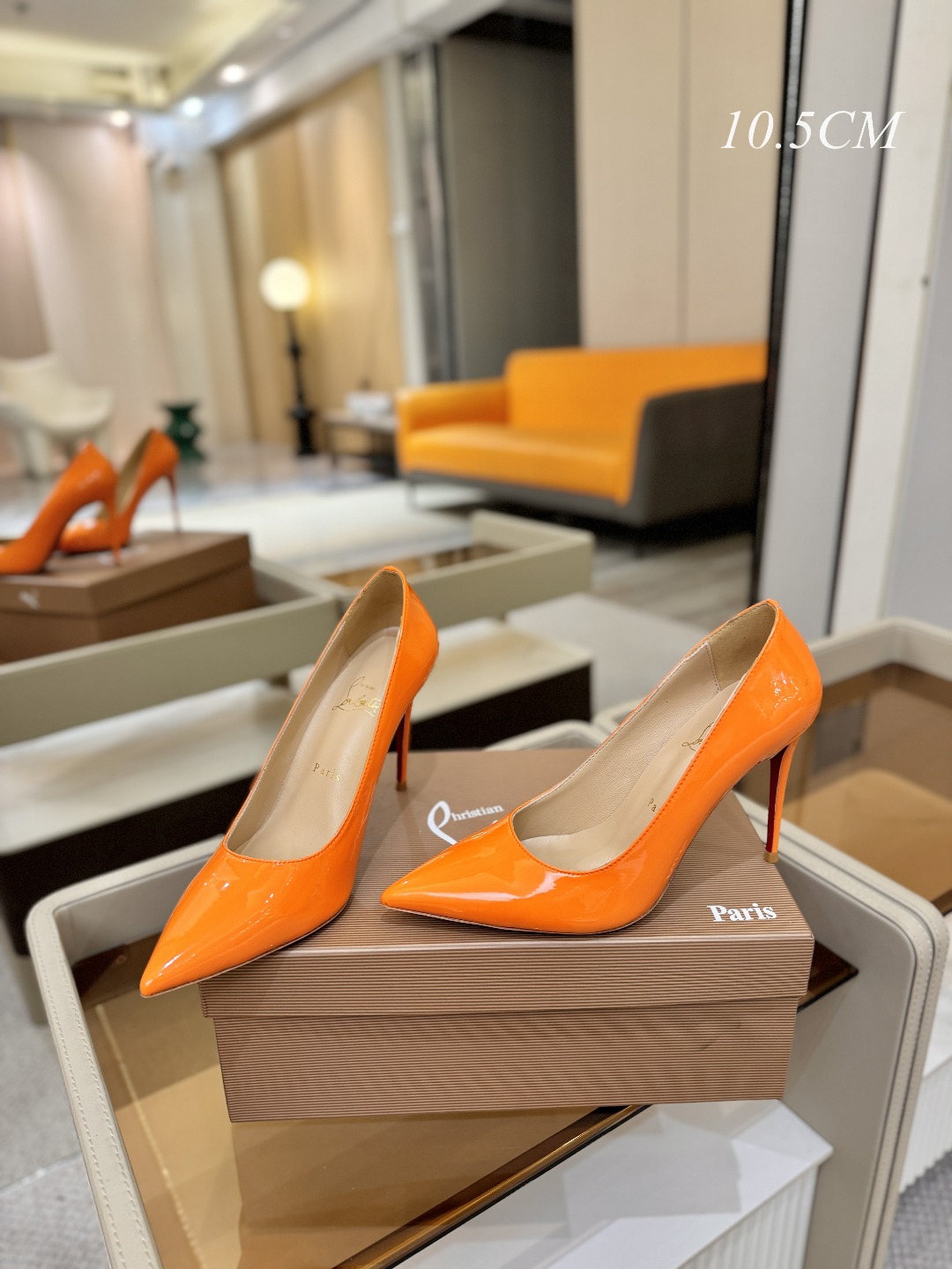 漆皮 单鞋（经典款）质感立体穿出时尚芭莎的气质优质皮里更加柔软透气，无敌瘦腿，穿上立马拉升腿的长度～涵深