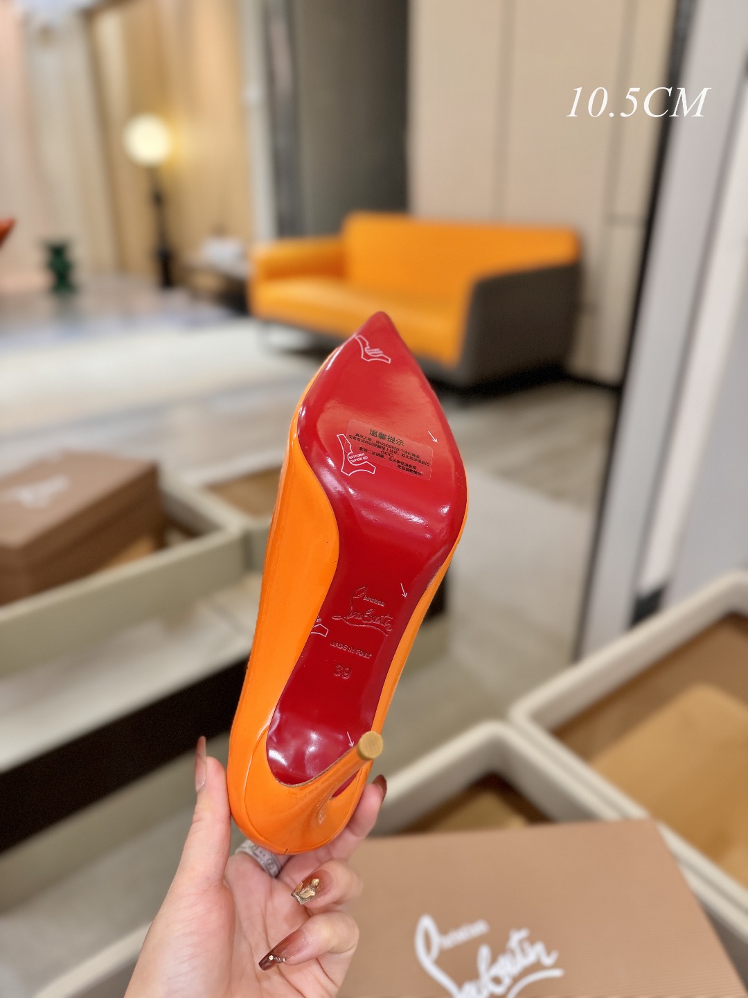 漆皮 单鞋（经典款）质感立体穿出时尚芭莎的气质优质皮里更加柔软透气，无敌瘦腿，穿上立马拉升腿的长度～涵深