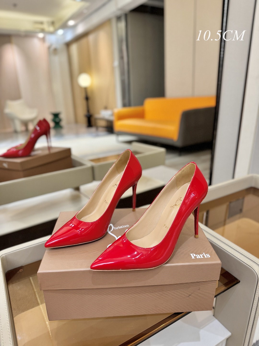 漆皮 单鞋（经典款）质感立体穿出时尚芭莎的气质优质皮里更加柔软透气，无敌瘦腿，穿上立马拉升腿的长度～涵深