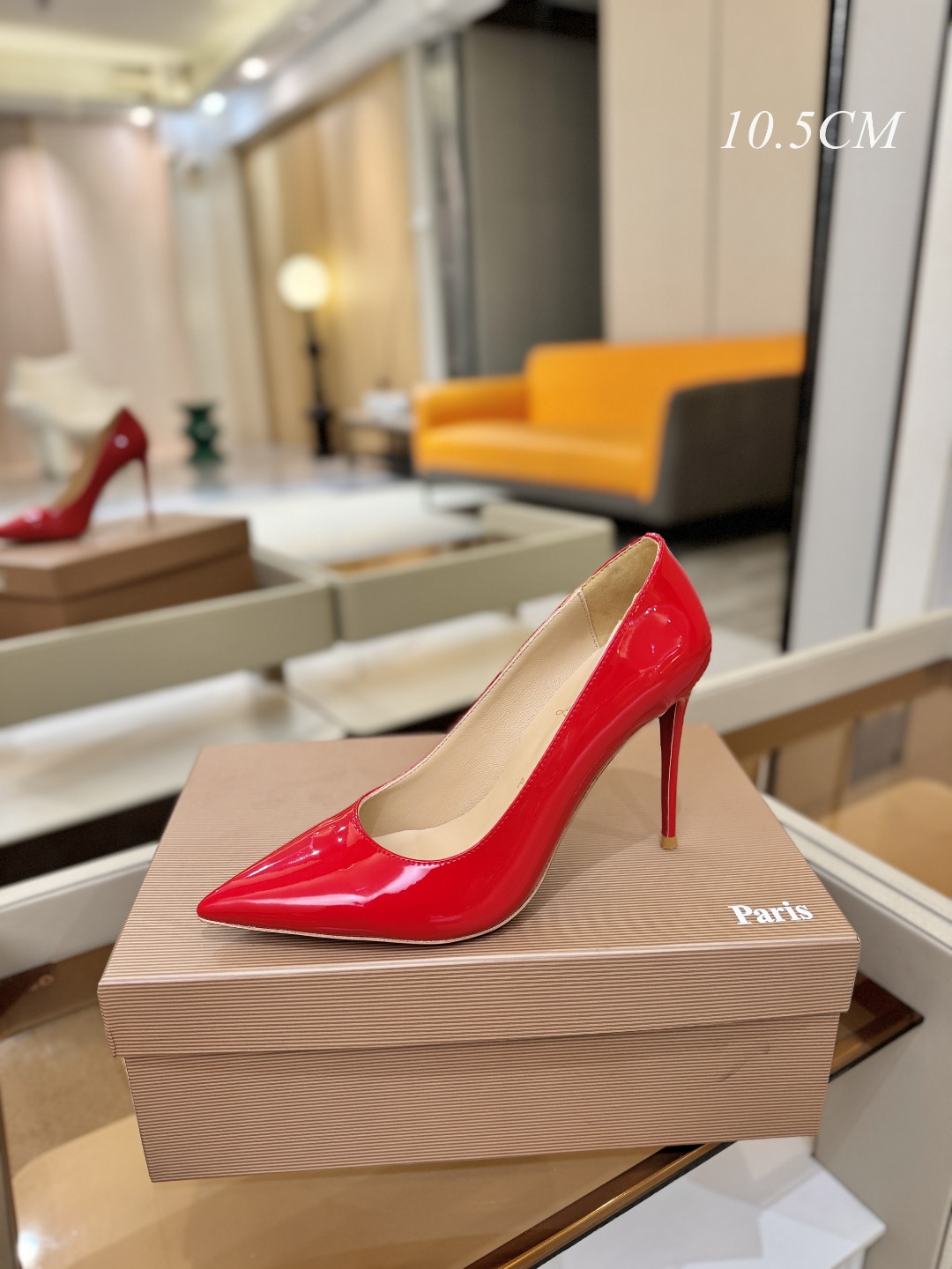 漆皮 单鞋（经典款）质感立体穿出时尚芭莎的气质优质皮里更加柔软透气，无敌瘦腿，穿上立马拉升腿的长度～涵深