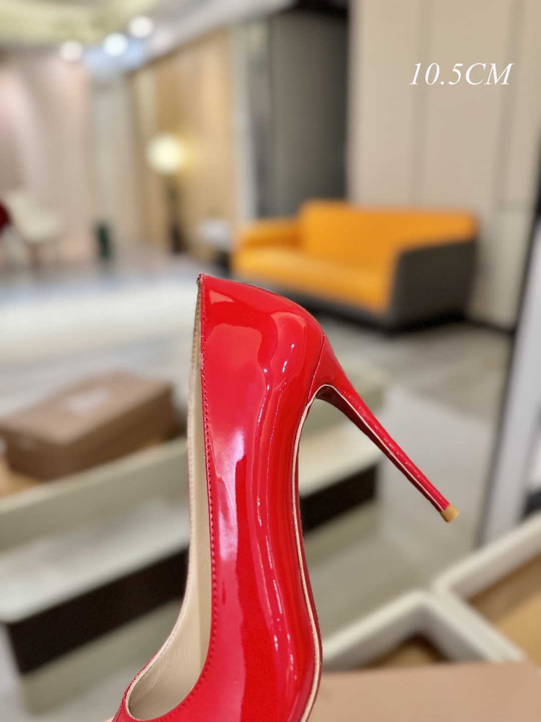 漆皮 单鞋（经典款）质感立体穿出时尚芭莎的气质优质皮里更加柔软透气，无敌瘦腿，穿上立马拉升腿的长度～涵深