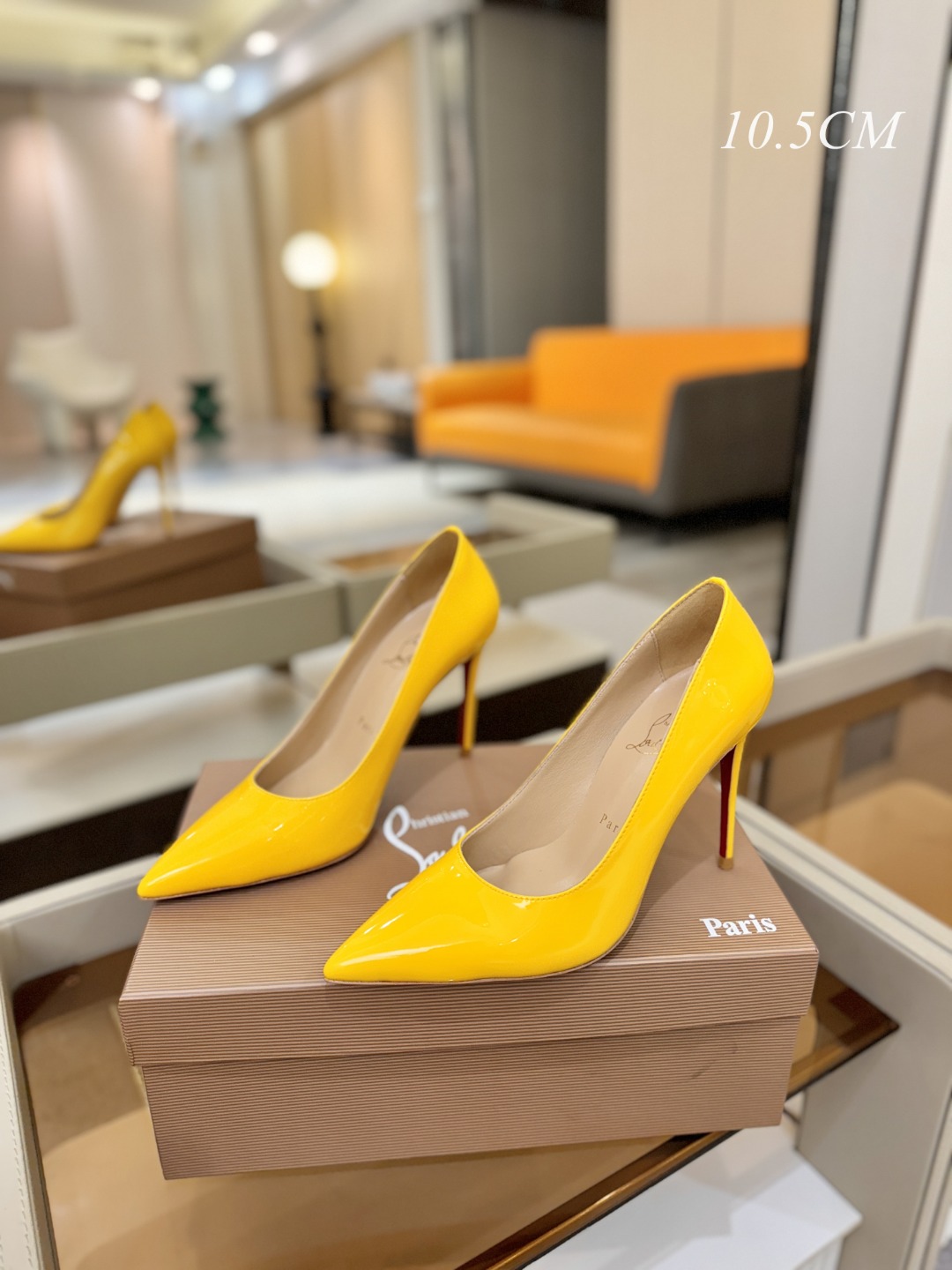 漆皮 单鞋（经典款）质感立体穿出时尚芭莎的气质优质皮里更加柔软透气，无敌瘦腿，穿上立马拉升腿的长度～涵深