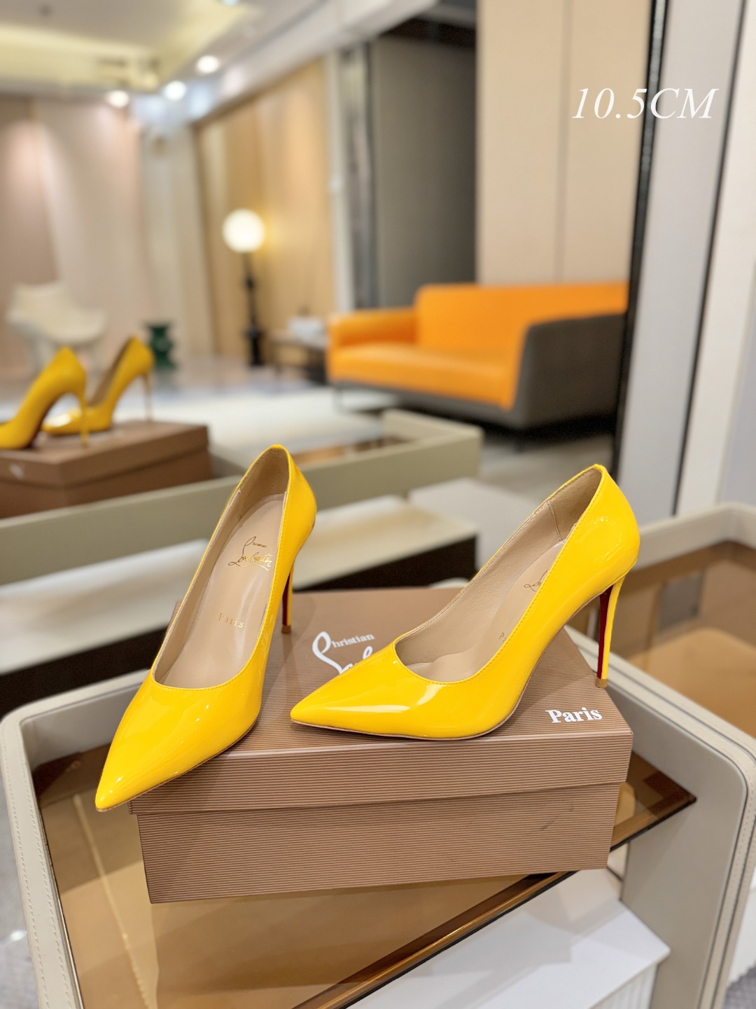 漆皮 单鞋（经典款）质感立体穿出时尚芭莎的气质优质皮里更加柔软透气，无敌瘦腿，穿上立马拉升腿的长度～涵深