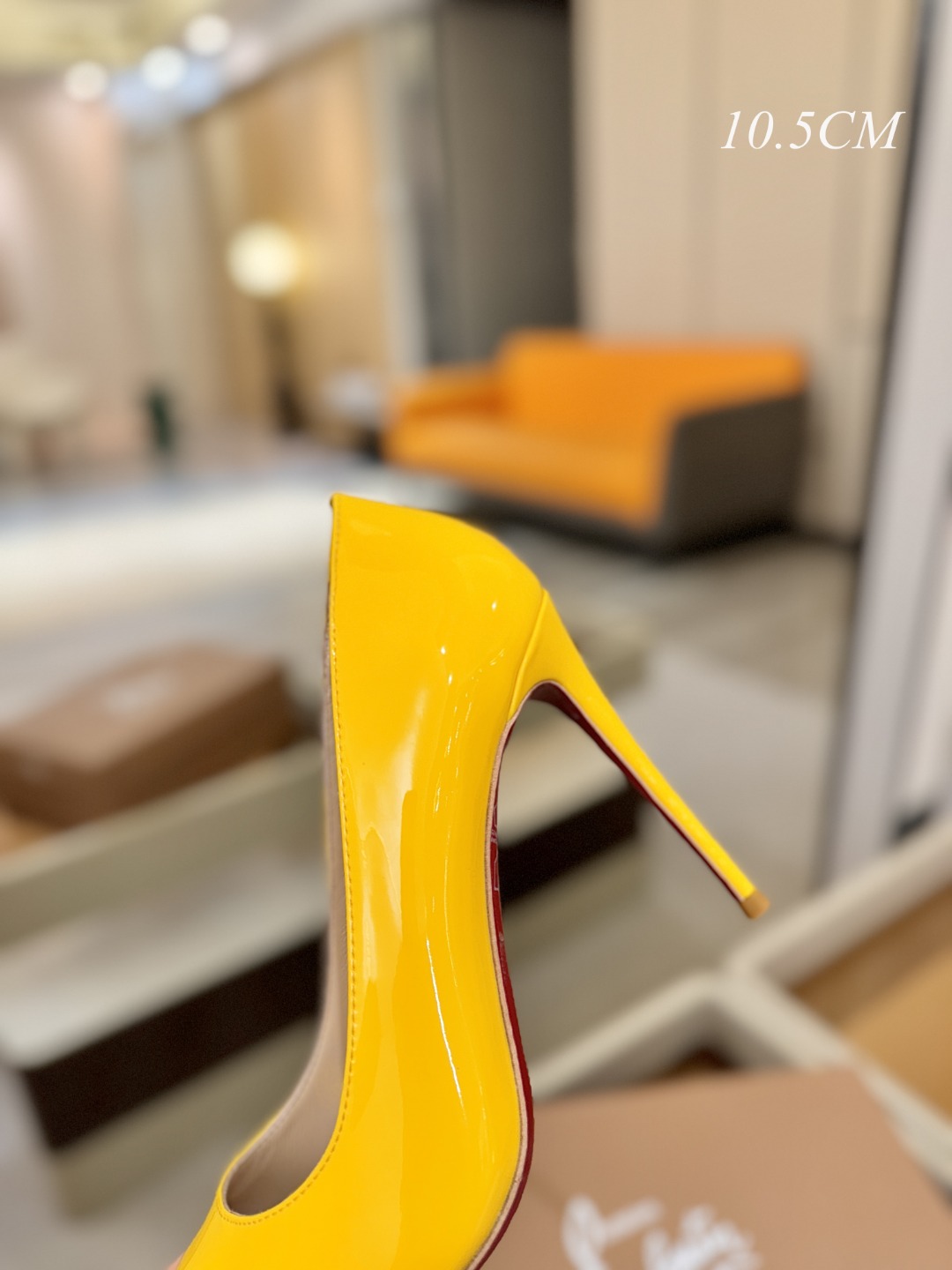 漆皮 单鞋（经典款）质感立体穿出时尚芭莎的气质优质皮里更加柔软透气，无敌瘦腿，穿上立马拉升腿的长度～涵深