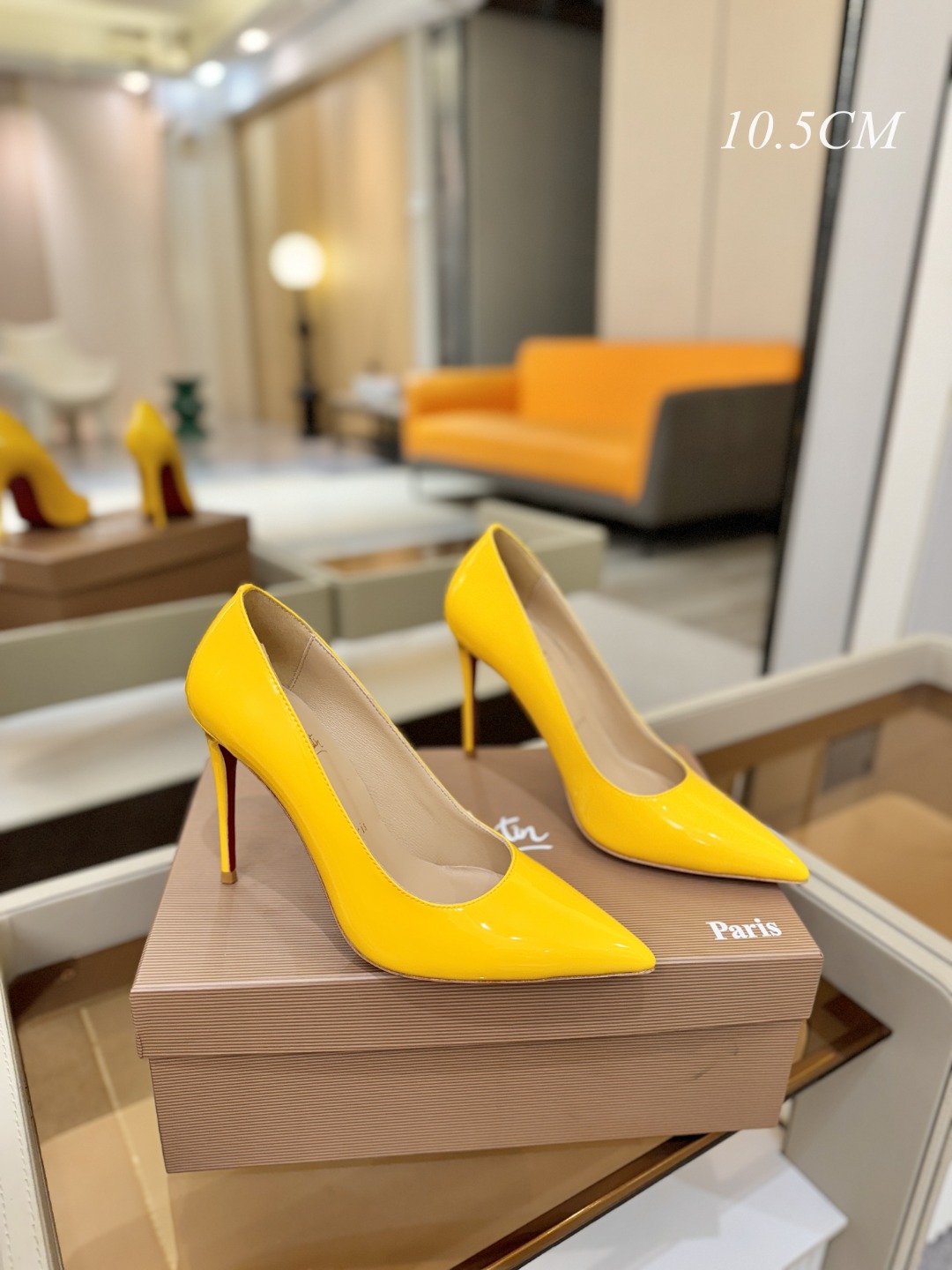 漆皮 单鞋（经典款）质感立体穿出时尚芭莎的气质优质皮里更加柔软透气，无敌瘦腿，穿上立马拉升腿的长度～涵深