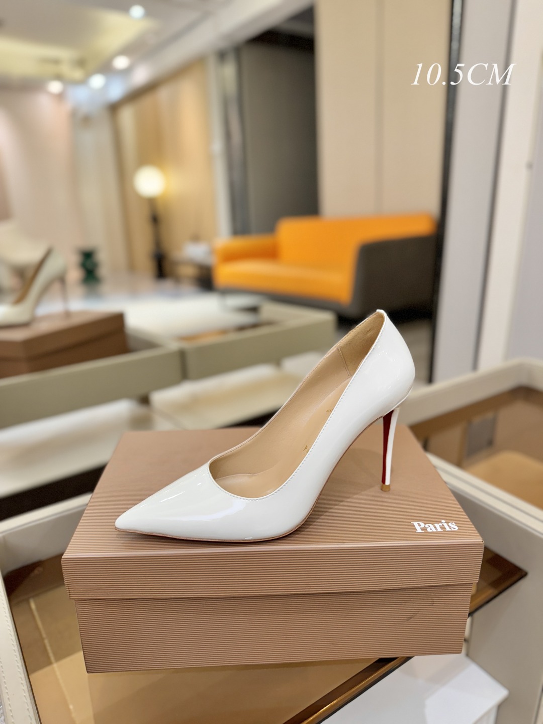 漆皮 单鞋（经典款）质感立体穿出时尚芭莎的气质优质皮里更加柔软透气，无敌瘦腿，穿上立马拉升腿的长度～涵深