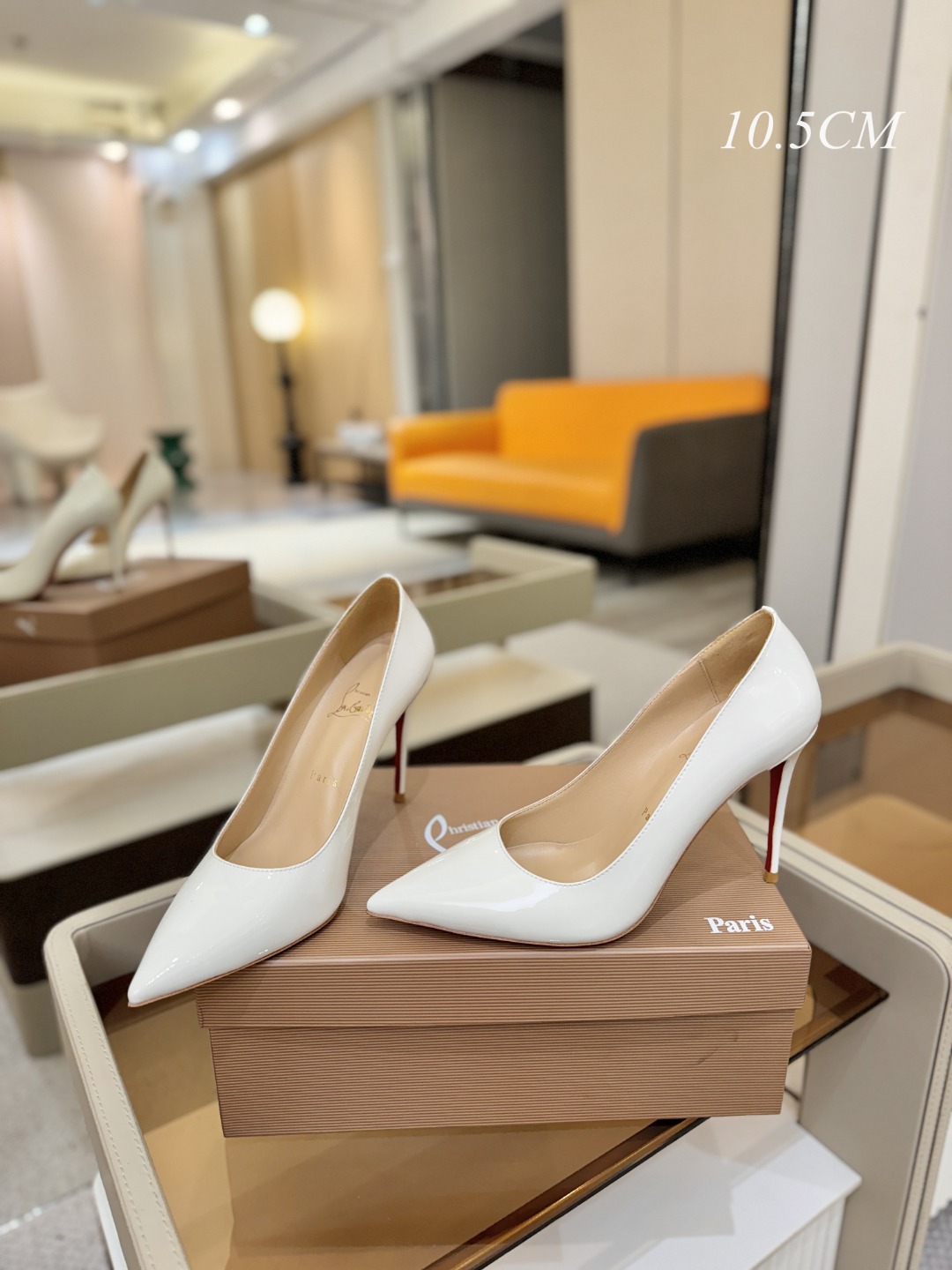 漆皮 单鞋（经典款）质感立体穿出时尚芭莎的气质优质皮里更加柔软透气，无敌瘦腿，穿上立马拉升腿的长度～涵深