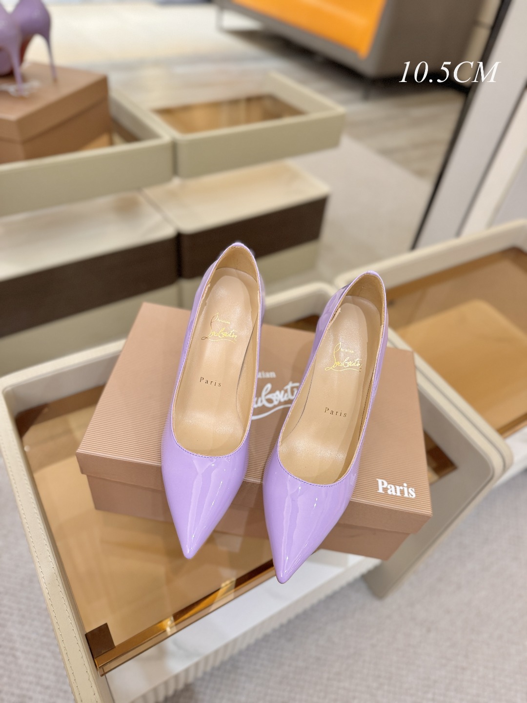 漆皮 单鞋（经典款）质感立体穿出时尚芭莎的气质优质皮里更加柔软透气，无敌瘦腿，穿上立马拉升腿的长度～涵深