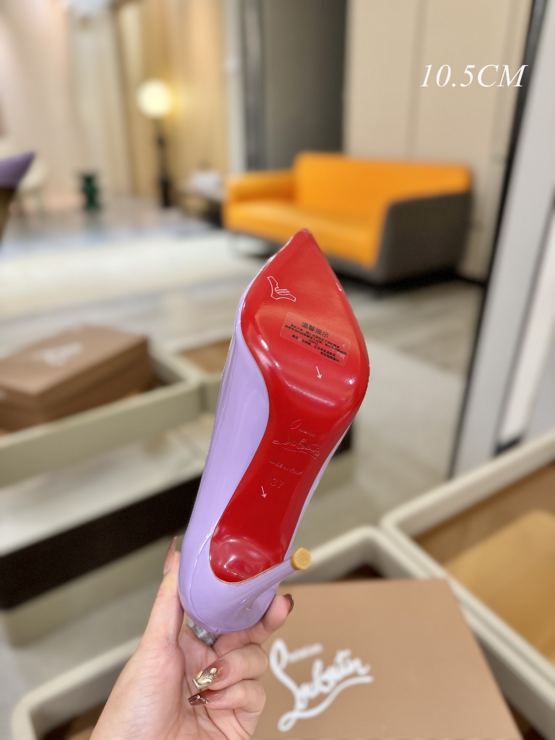 漆皮 单鞋（经典款）质感立体穿出时尚芭莎的气质优质皮里更加柔软透气，无敌瘦腿，穿上立马拉升腿的长度～涵深