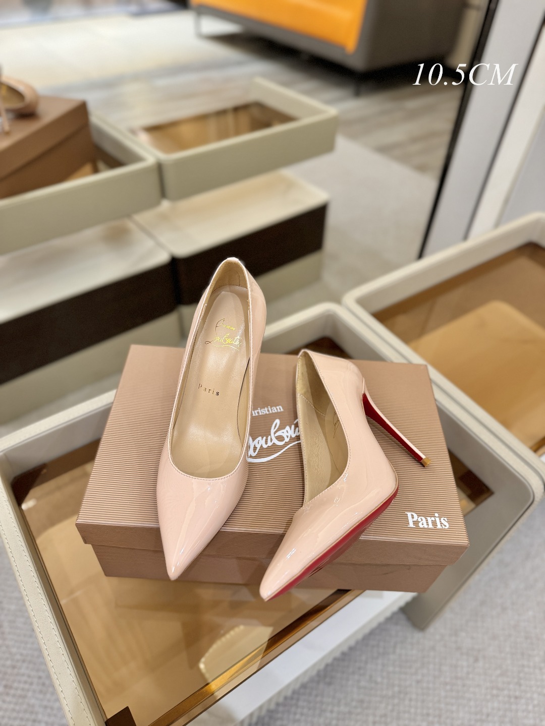 漆皮 单鞋（经典款）质感立体穿出时尚芭莎的气质优质皮里更加柔软透气，无敌瘦腿，穿上立马拉升腿的长度～涵深