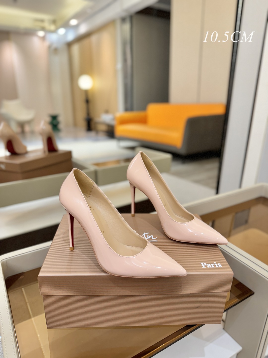 漆皮 单鞋（经典款）质感立体穿出时尚芭莎的气质优质皮里更加柔软透气，无敌瘦腿，穿上立马拉升腿的长度～涵深