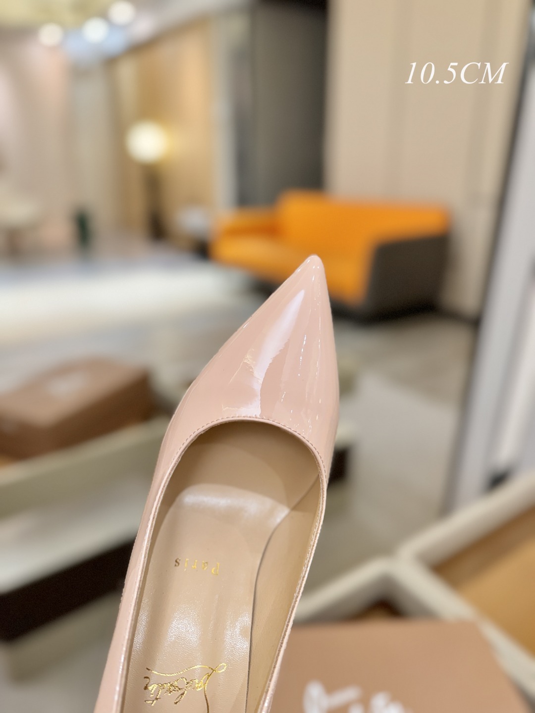 漆皮 单鞋（经典款）质感立体穿出时尚芭莎的气质优质皮里更加柔软透气，无敌瘦腿，穿上立马拉升腿的长度～涵深