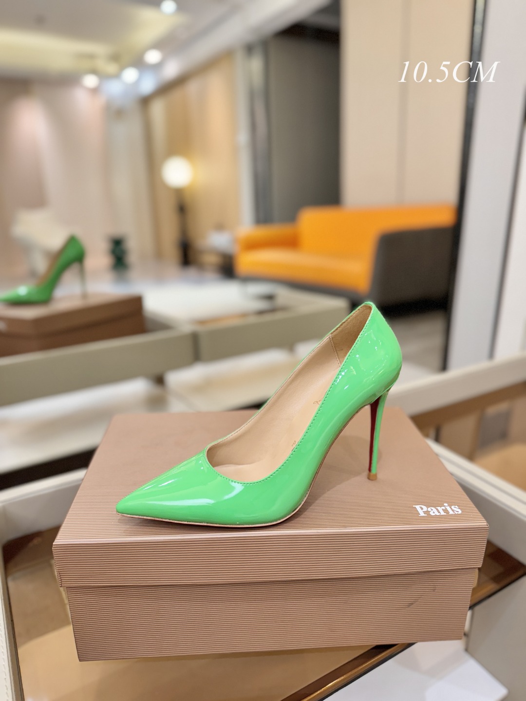 漆皮 单鞋（经典款）质感立体穿出时尚芭莎的气质优质皮里更加柔软透气，无敌瘦腿，穿上立马拉升腿的长度～涵深