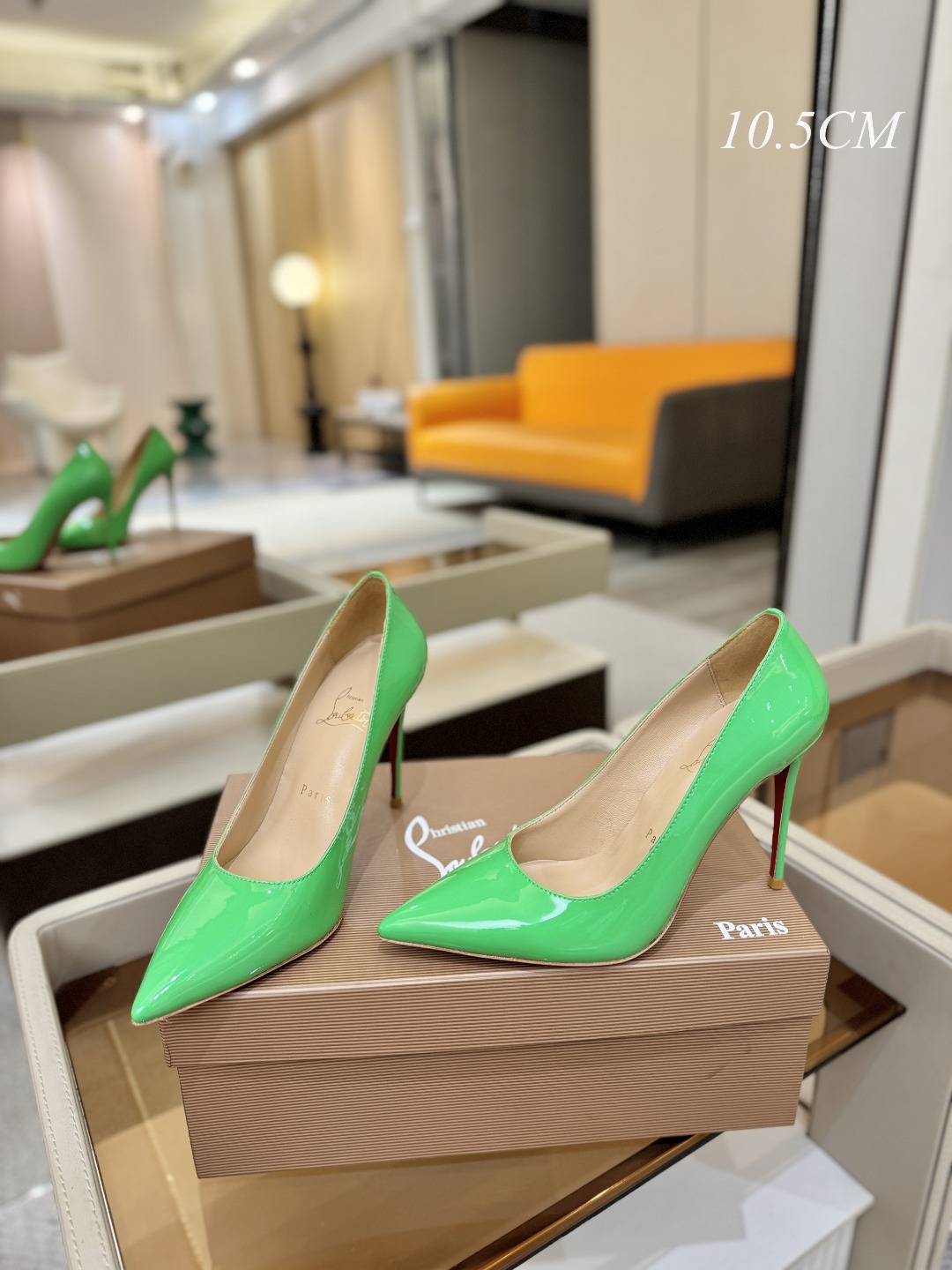 漆皮 单鞋（经典款）质感立体穿出时尚芭莎的气质优质皮里更加柔软透气，无敌瘦腿，穿上立马拉升腿的长度～涵深