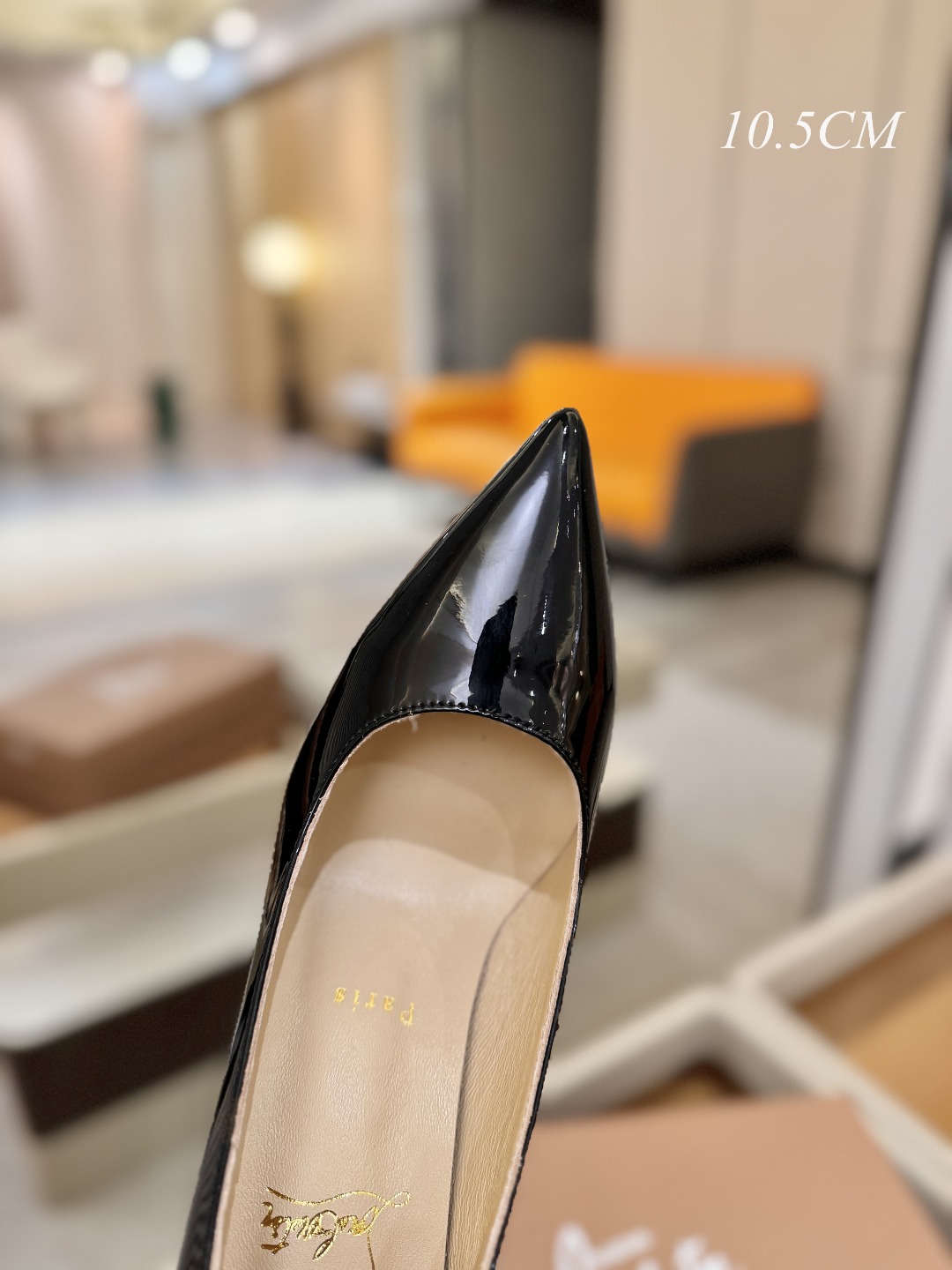 漆皮 单鞋（经典款）质感立体穿出时尚芭莎的气质优质皮里更加柔软透气，无敌瘦腿，穿上立马拉升腿的长度～涵深