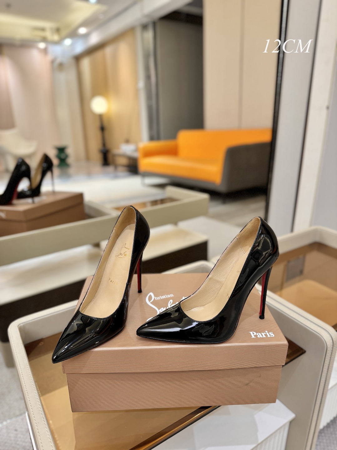 漆皮 单鞋（经典款）质感立体穿出时尚芭莎的气质优质皮里更加柔软透气，无敌瘦腿，穿上立马拉升腿的长度～涵深