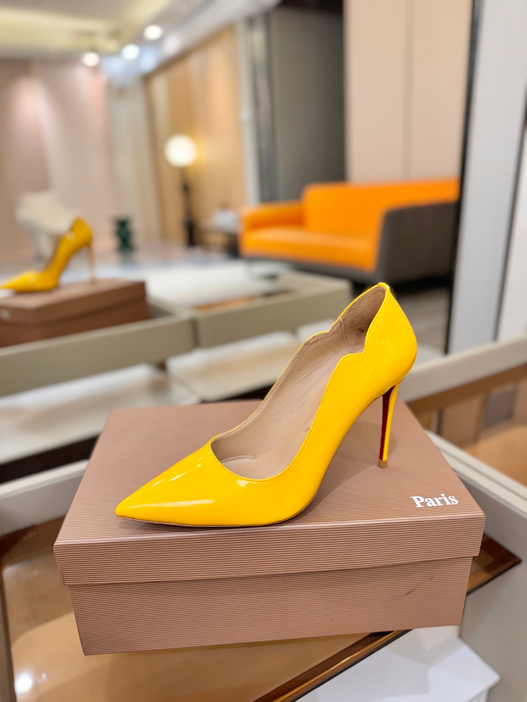 波浪单鞋（经典款）质感立体穿出时尚芭莎的气质优质皮里更加柔软透气，无敌瘦腿，穿上立马拉升腿的长度～涵深刻