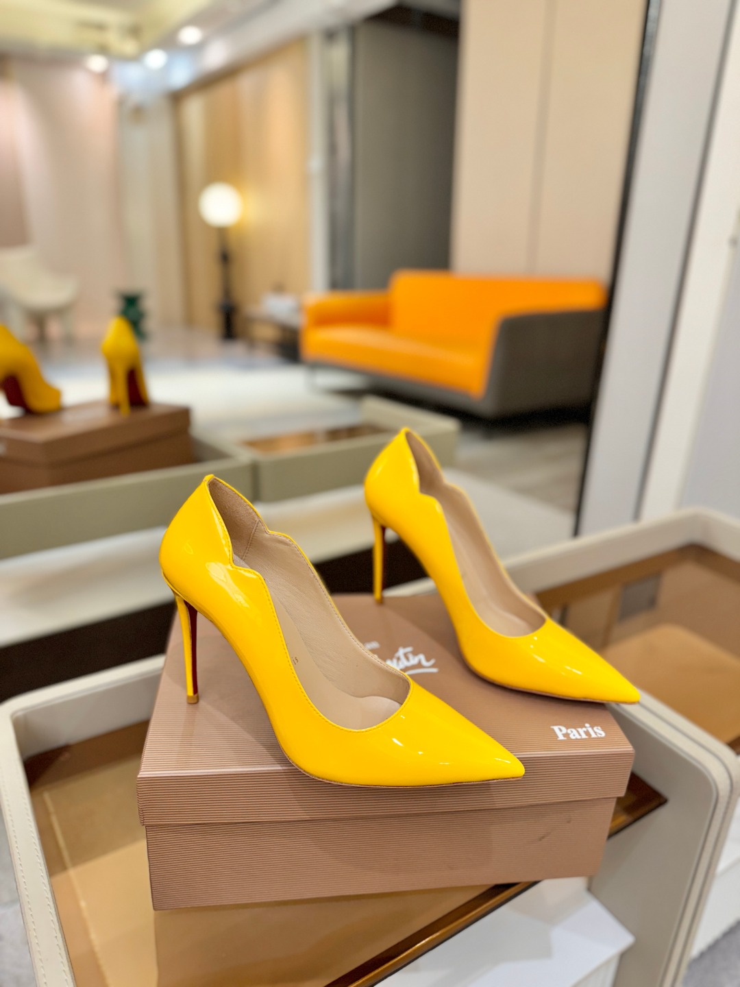 波浪单鞋（经典款）质感立体穿出时尚芭莎的气质优质皮里更加柔软透气，无敌瘦腿，穿上立马拉升腿的长度～涵深刻