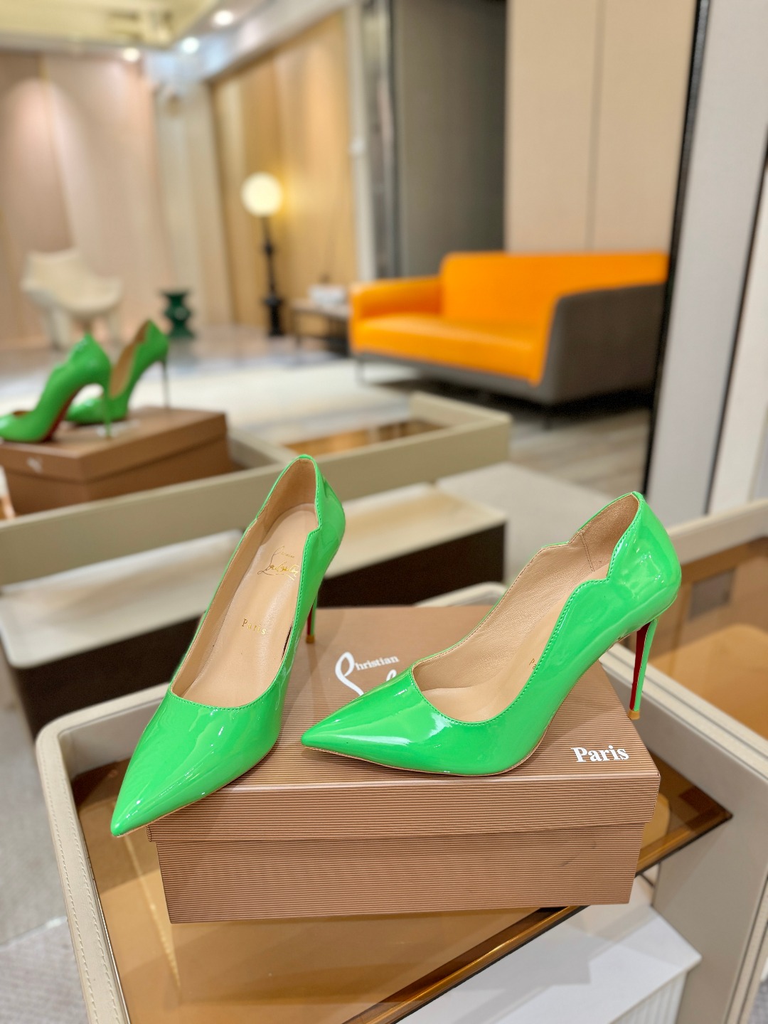 波浪单鞋（经典款）质感立体穿出时尚芭莎的气质优质皮里更加柔软透气，无敌瘦腿，穿上立马拉升腿的长度～涵深刻