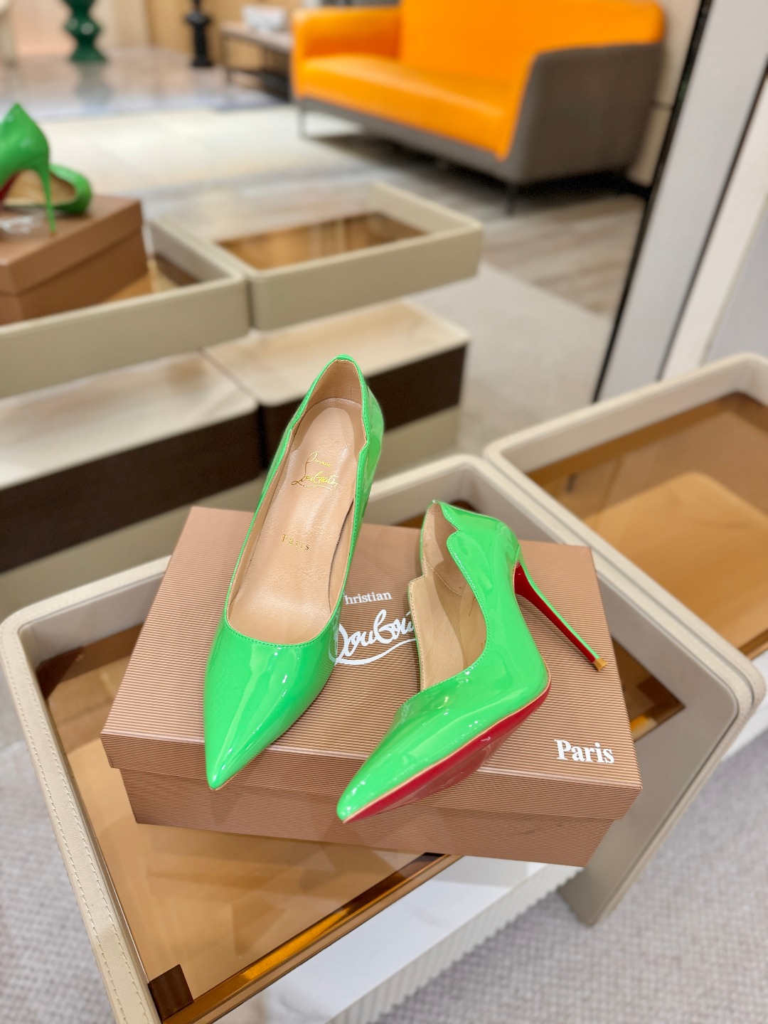 波浪单鞋（经典款）质感立体穿出时尚芭莎的气质优质皮里更加柔软透气，无敌瘦腿，穿上立马拉升腿的长度～涵深刻