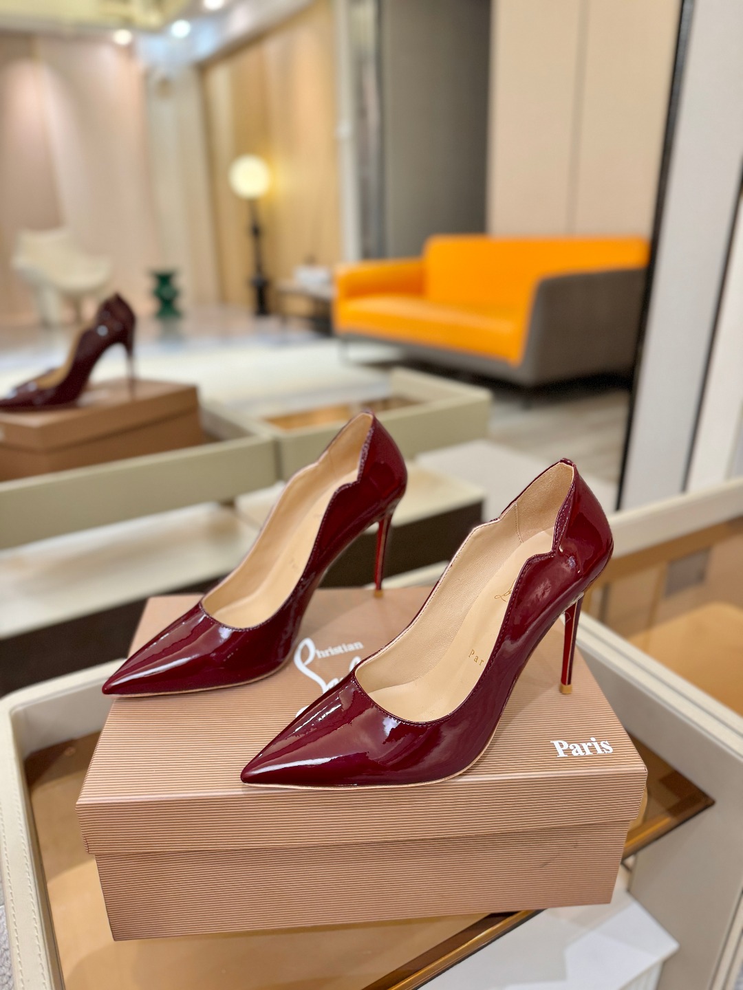 波浪单鞋（经典款）质感立体穿出时尚芭莎的气质优质皮里更加柔软透气，无敌瘦腿，穿上立马拉升腿的长度～涵深刻