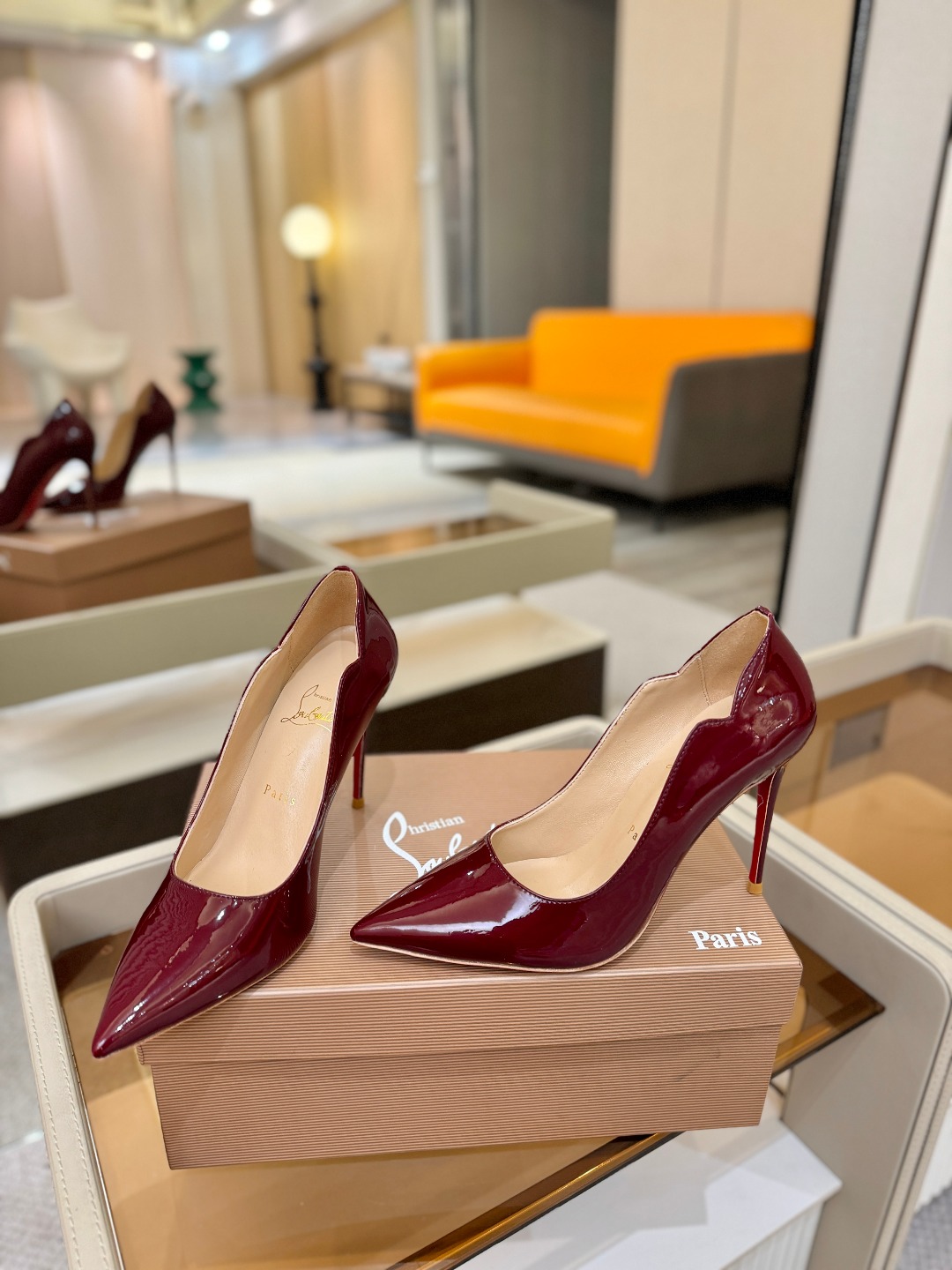 波浪单鞋（经典款）质感立体穿出时尚芭莎的气质优质皮里更加柔软透气，无敌瘦腿，穿上立马拉升腿的长度～涵深刻