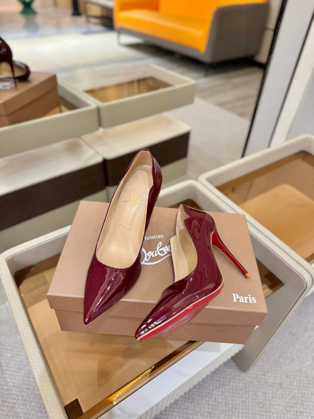 波浪单鞋（经典款）质感立体穿出时尚芭莎的气质优质皮里更加柔软透气，无敌瘦腿，穿上立马拉升腿的长度～涵深刻