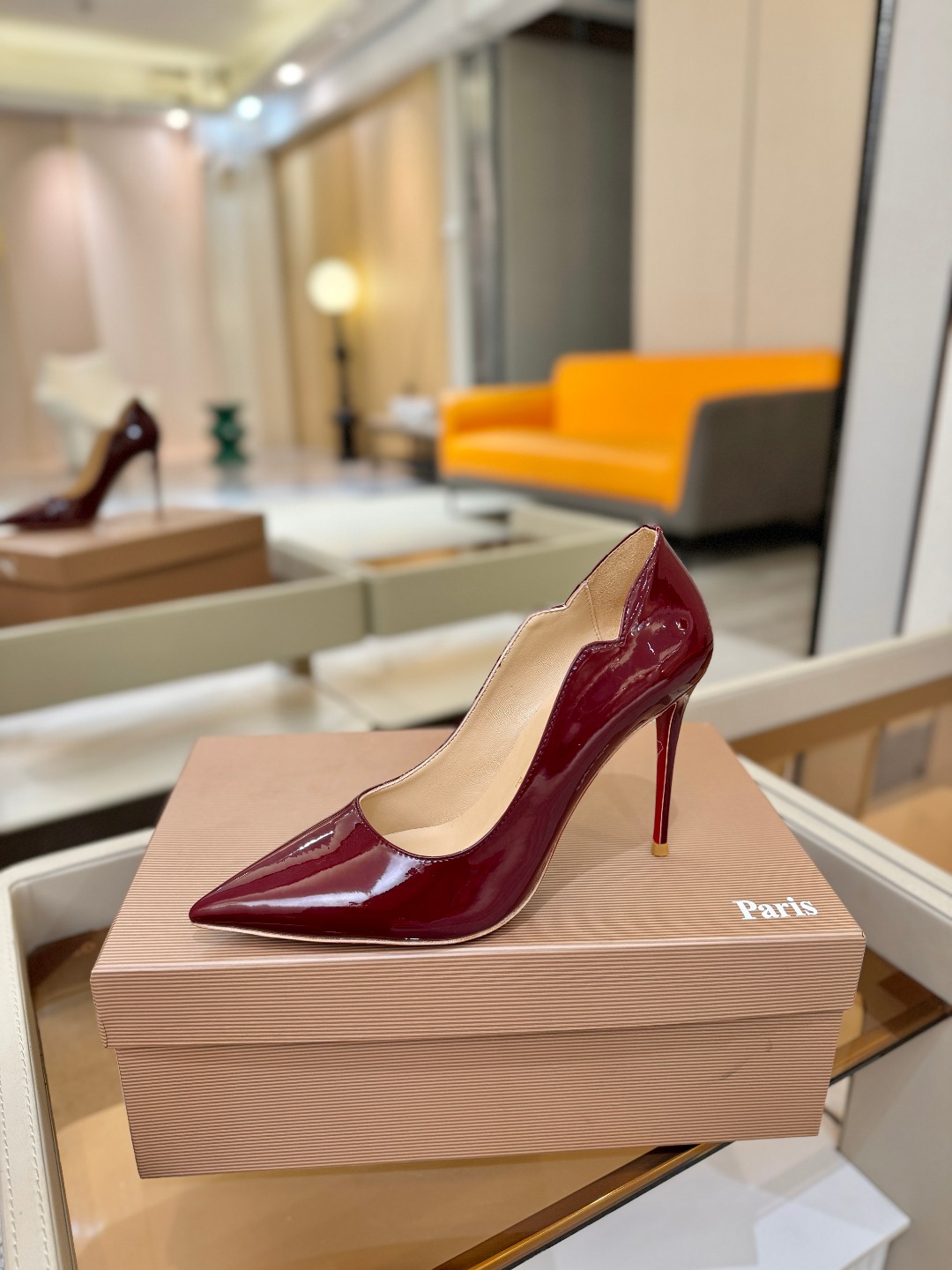 波浪单鞋（经典款）质感立体穿出时尚芭莎的气质优质皮里更加柔软透气，无敌瘦腿，穿上立马拉升腿的长度～涵深刻