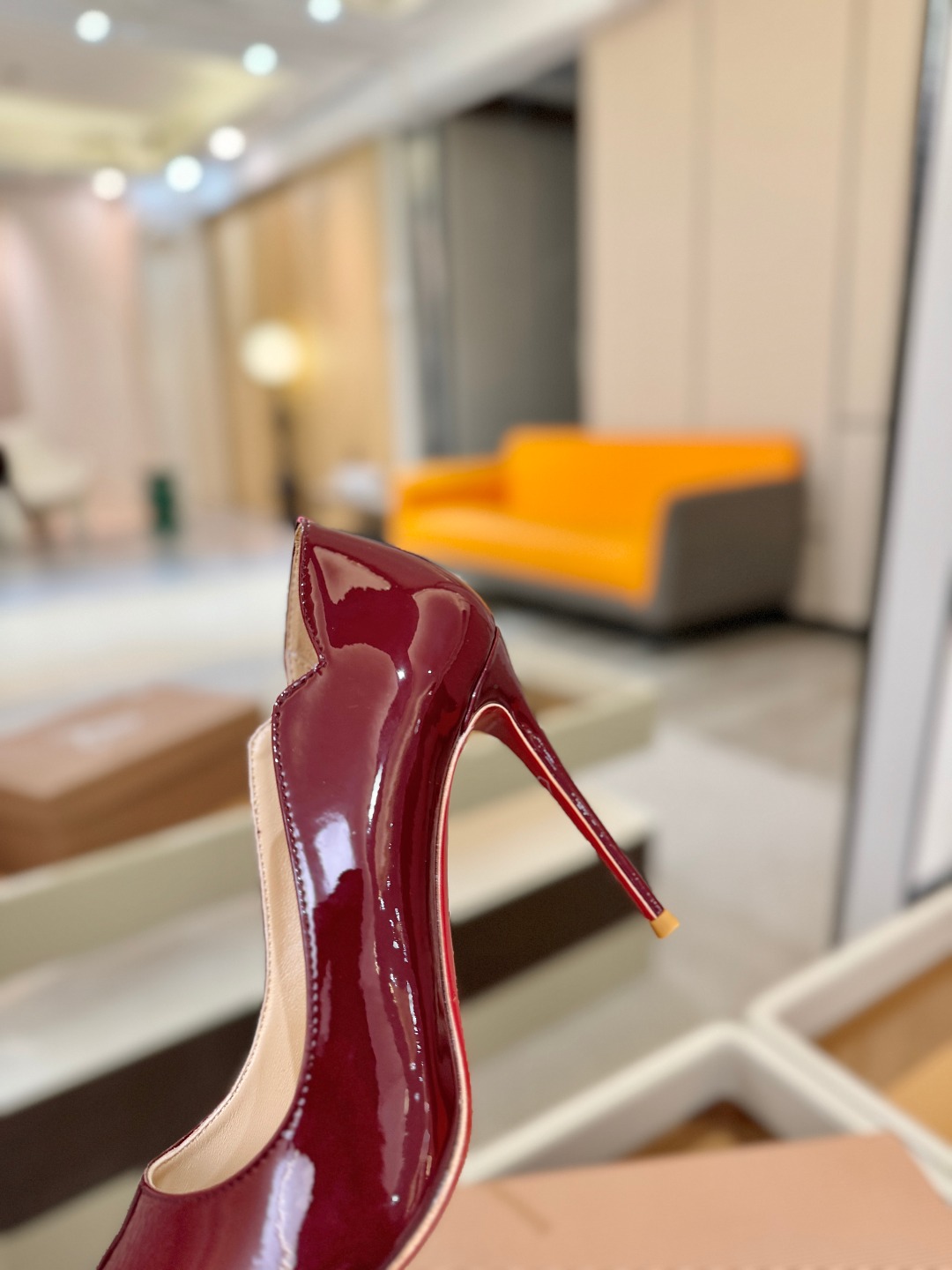 波浪单鞋（经典款）质感立体穿出时尚芭莎的气质优质皮里更加柔软透气，无敌瘦腿，穿上立马拉升腿的长度～涵深刻