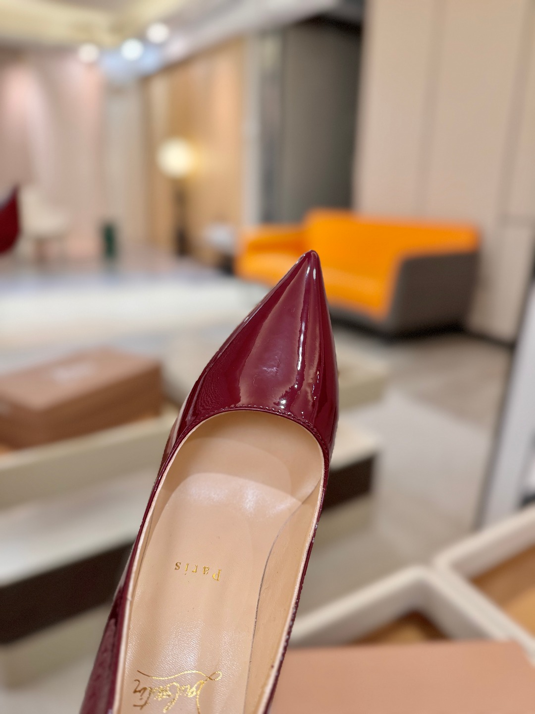 波浪单鞋（经典款）质感立体穿出时尚芭莎的气质优质皮里更加柔软透气，无敌瘦腿，穿上立马拉升腿的长度～涵深刻