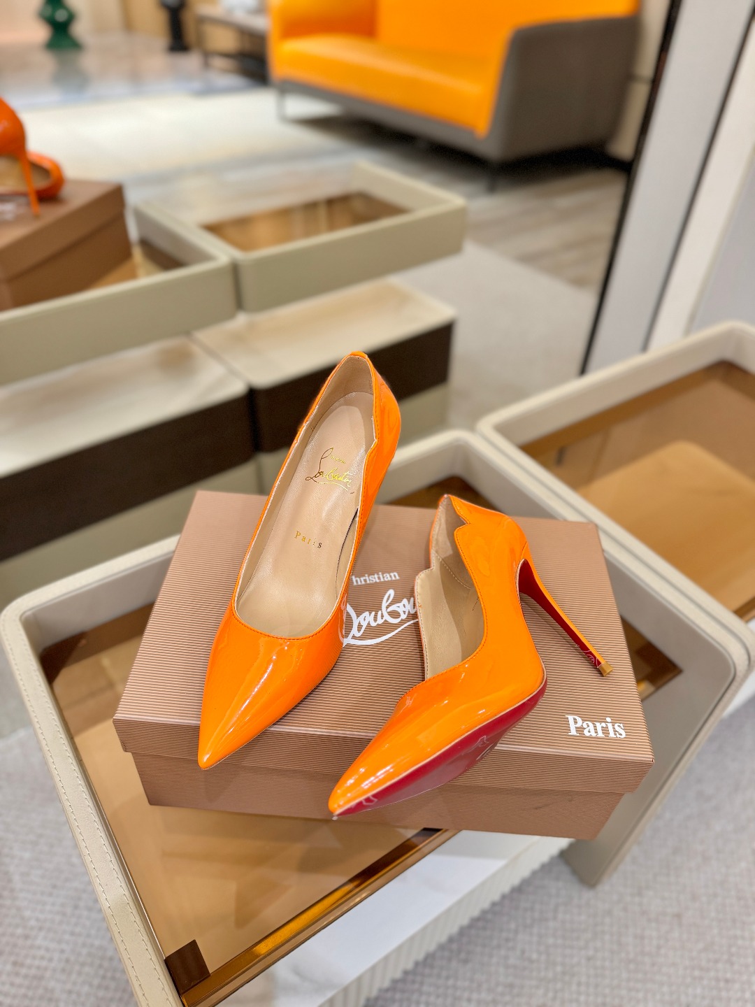 波浪单鞋（经典款）质感立体穿出时尚芭莎的气质优质皮里更加柔软透气，无敌瘦腿，穿上立马拉升腿的长度～涵深刻