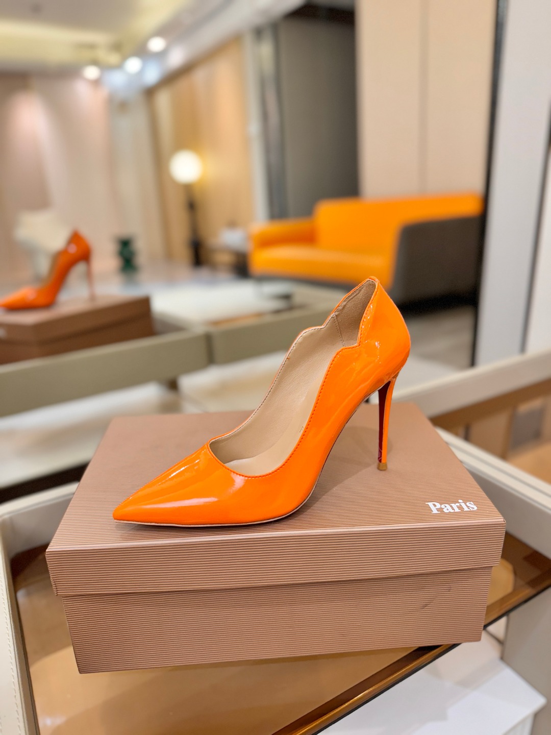 波浪单鞋（经典款）质感立体穿出时尚芭莎的气质优质皮里更加柔软透气，无敌瘦腿，穿上立马拉升腿的长度～涵深刻