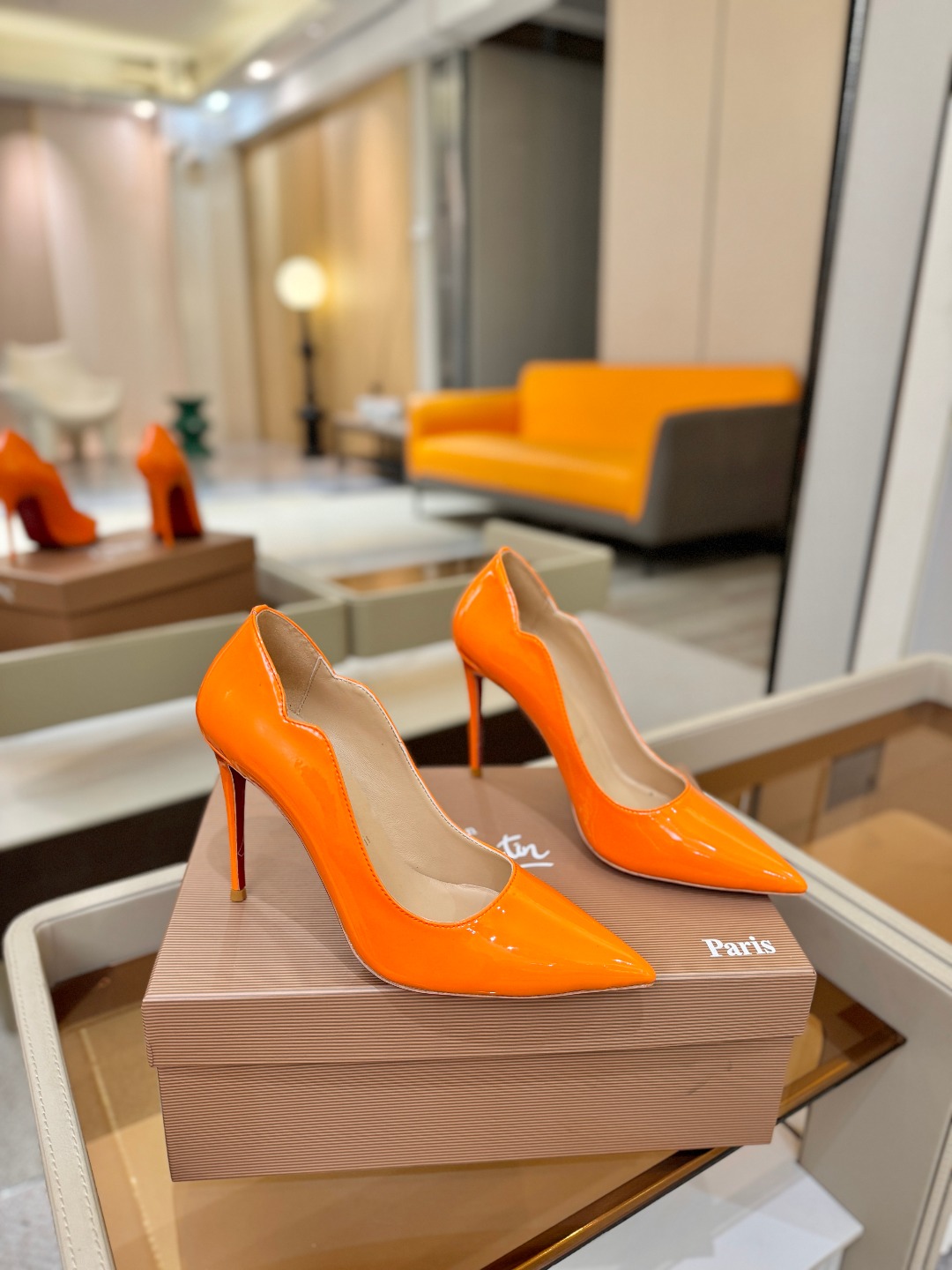 波浪单鞋（经典款）质感立体穿出时尚芭莎的气质优质皮里更加柔软透气，无敌瘦腿，穿上立马拉升腿的长度～涵深刻