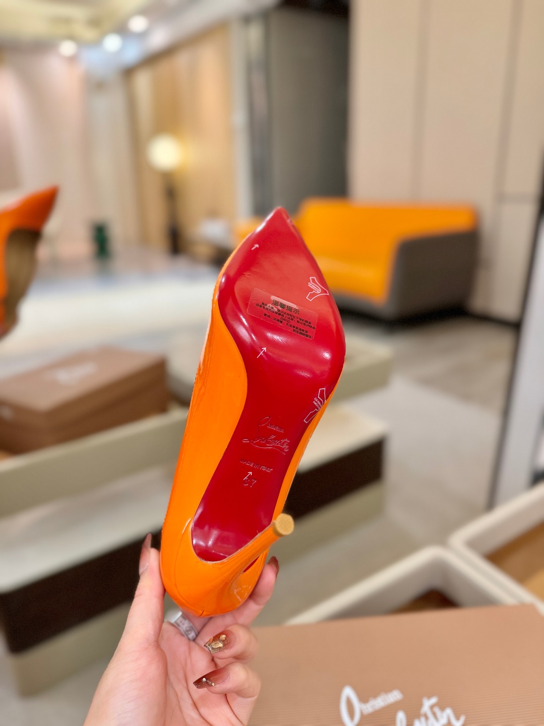 波浪单鞋（经典款）质感立体穿出时尚芭莎的气质优质皮里更加柔软透气，无敌瘦腿，穿上立马拉升腿的长度～涵深刻