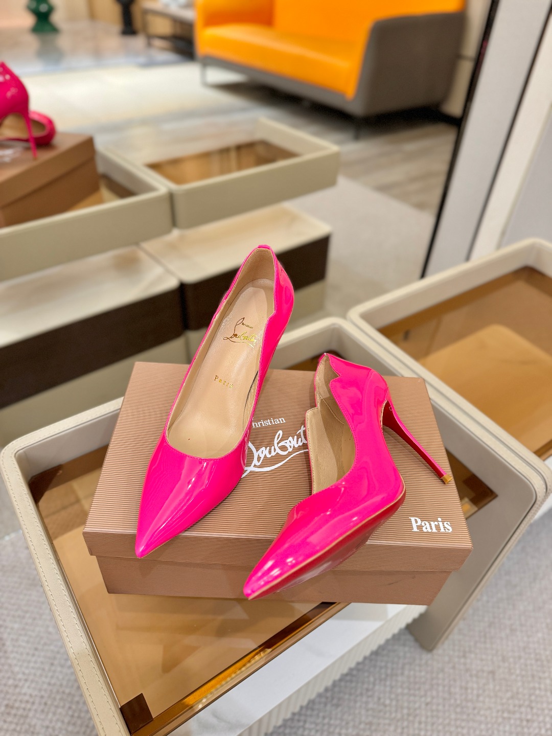 波浪单鞋（经典款）质感立体穿出时尚芭莎的气质优质皮里更加柔软透气，无敌瘦腿，穿上立马拉升腿的长度～涵深刻