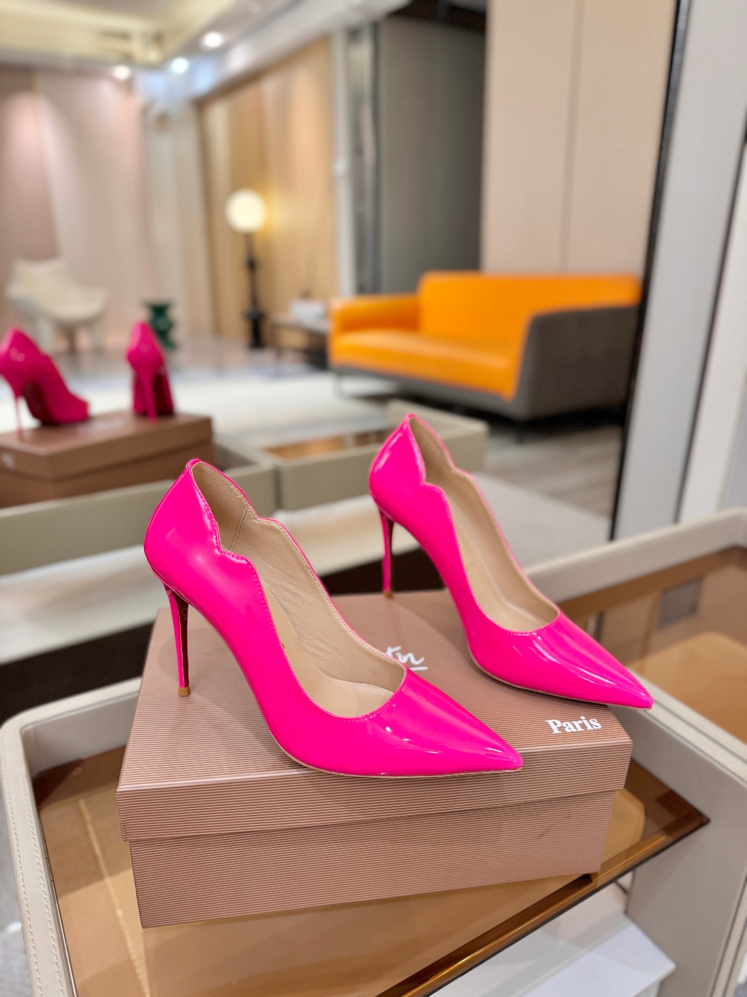 波浪单鞋（经典款）质感立体穿出时尚芭莎的气质优质皮里更加柔软透气，无敌瘦腿，穿上立马拉升腿的长度～涵深刻