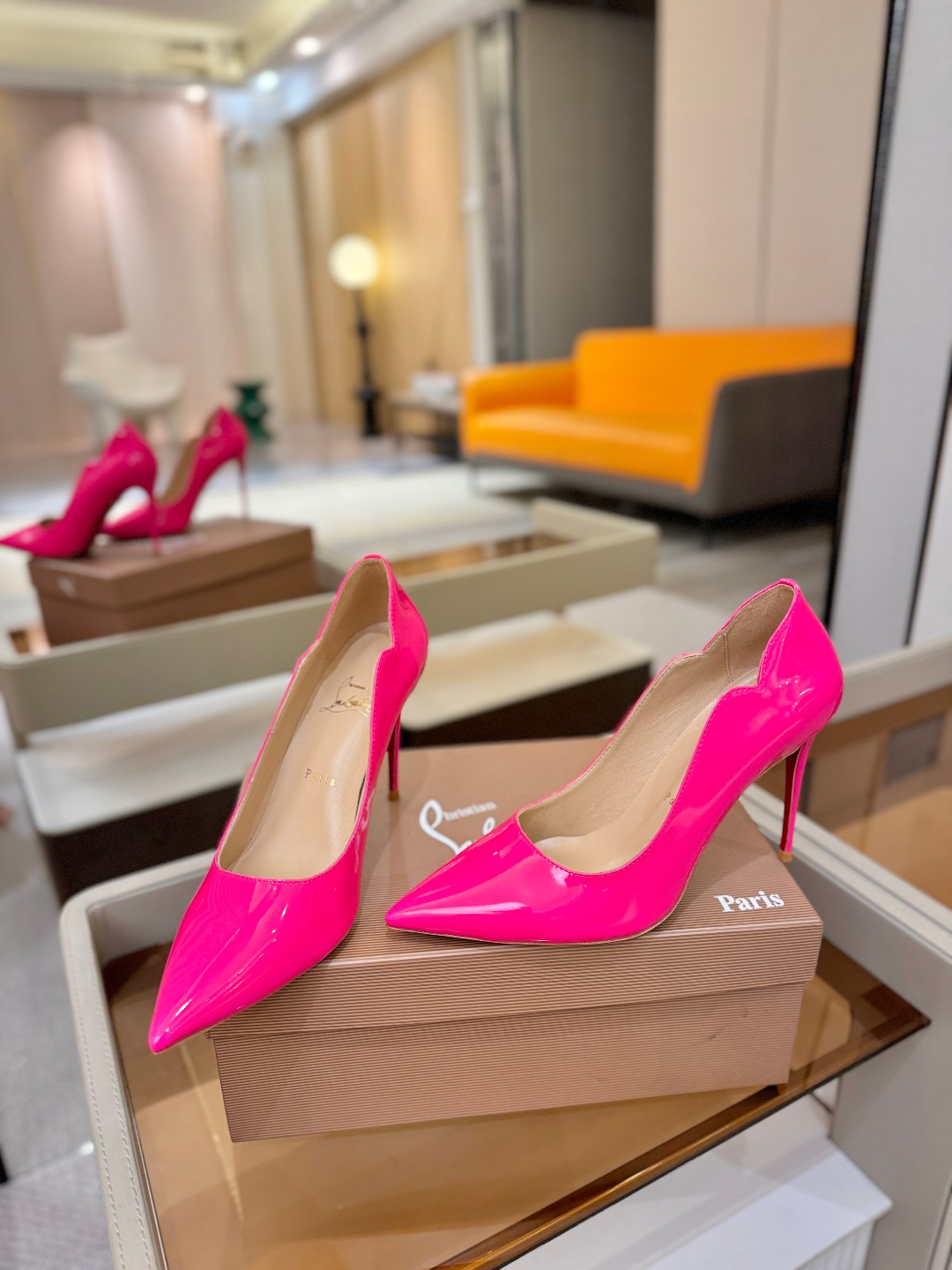 波浪单鞋（经典款）质感立体穿出时尚芭莎的气质优质皮里更加柔软透气，无敌瘦腿，穿上立马拉升腿的长度～涵深刻