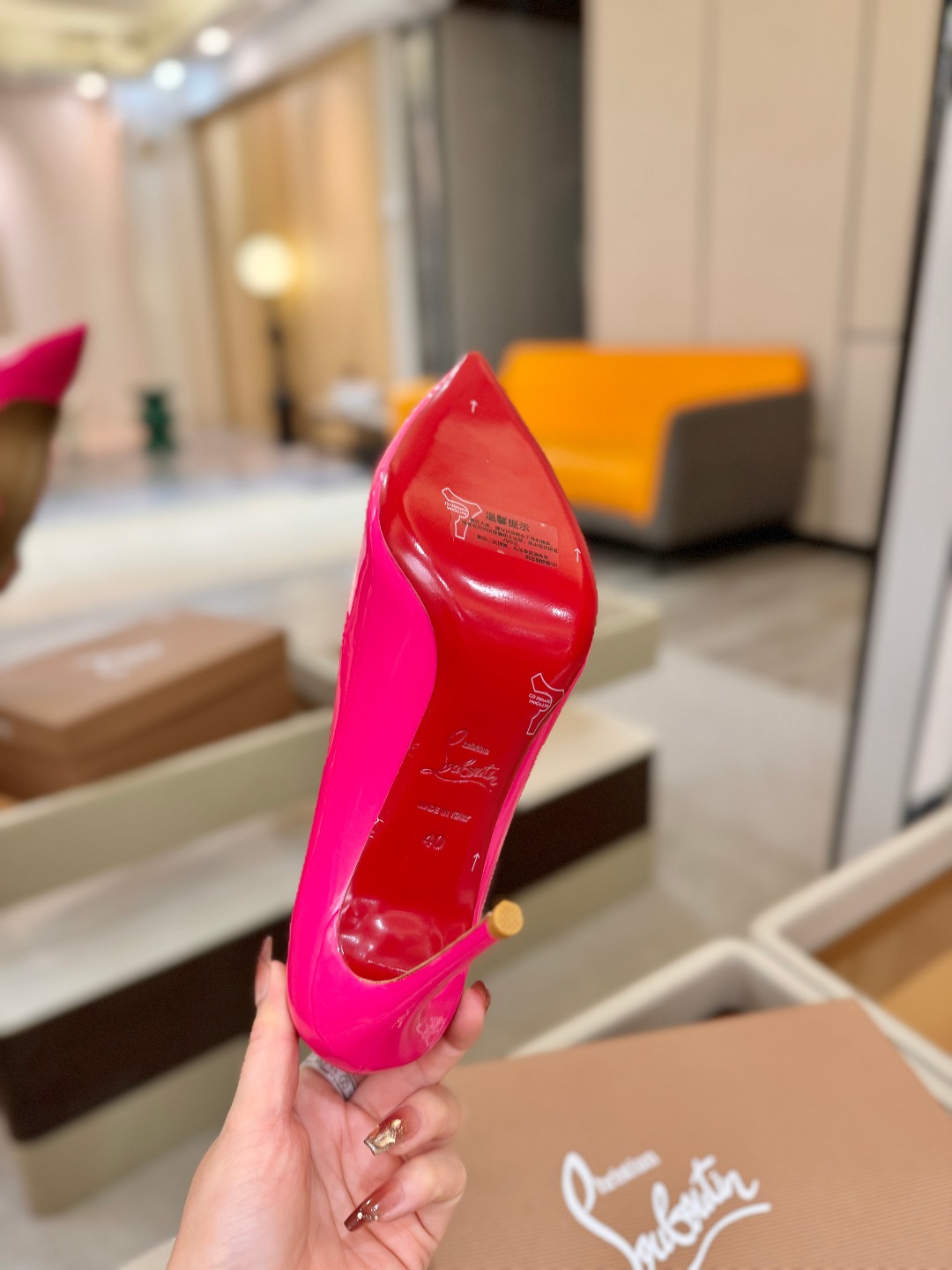 波浪单鞋（经典款）质感立体穿出时尚芭莎的气质优质皮里更加柔软透气，无敌瘦腿，穿上立马拉升腿的长度～涵深刻