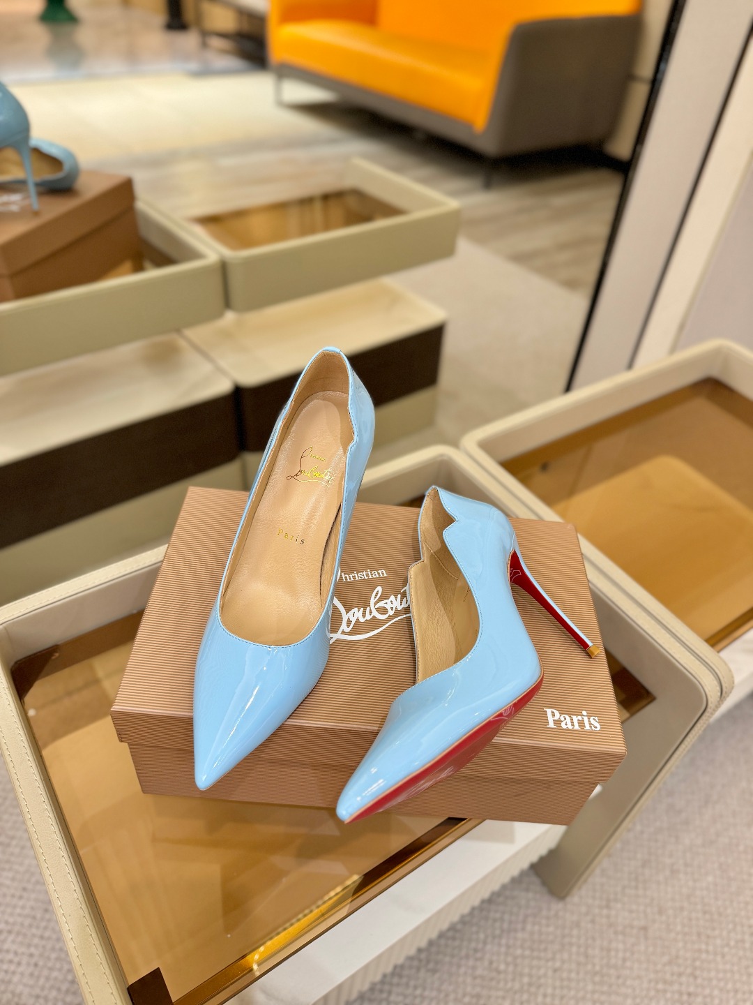 波浪单鞋（经典款）质感立体穿出时尚芭莎的气质优质皮里更加柔软透气，无敌瘦腿，穿上立马拉升腿的长度～涵深刻