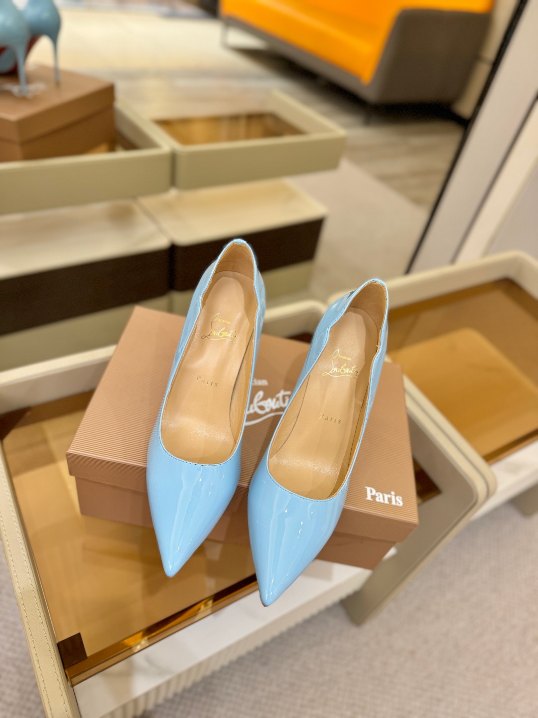 波浪单鞋（经典款）质感立体穿出时尚芭莎的气质优质皮里更加柔软透气，无敌瘦腿，穿上立马拉升腿的长度～涵深刻