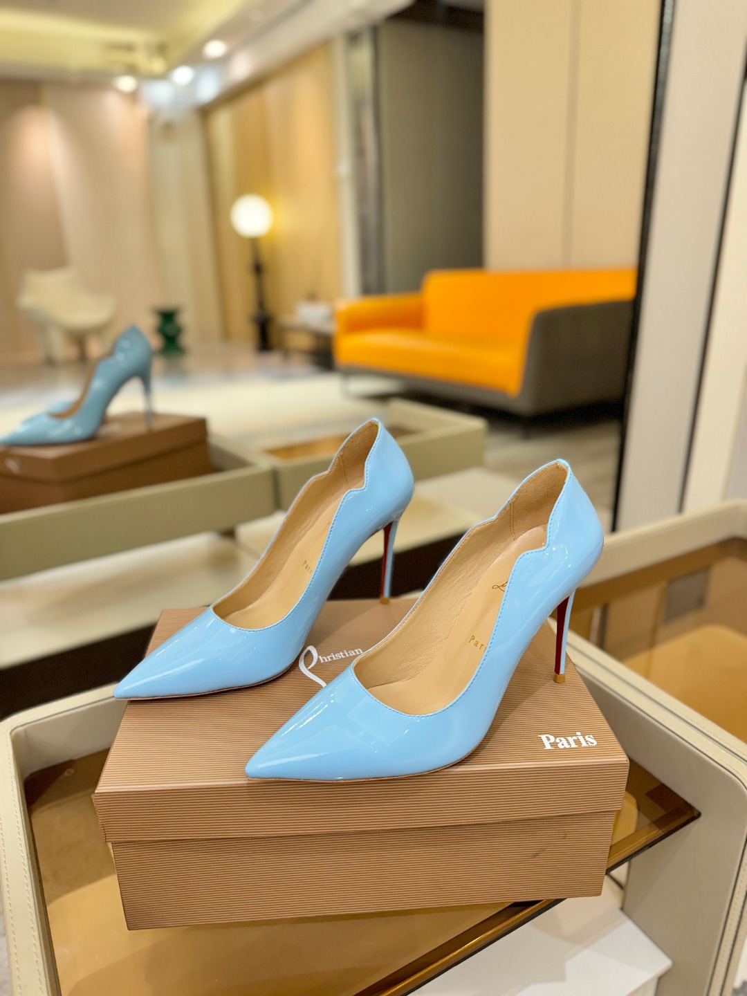 波浪单鞋（经典款）质感立体穿出时尚芭莎的气质优质皮里更加柔软透气，无敌瘦腿，穿上立马拉升腿的长度～涵深刻