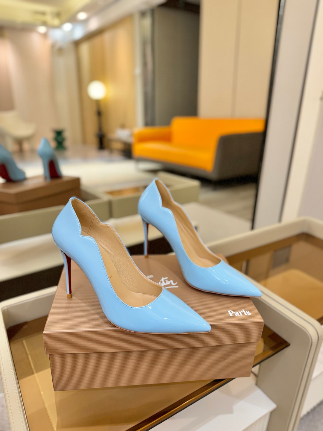 波浪单鞋（经典款）质感立体穿出时尚芭莎的气质优质皮里更加柔软透气，无敌瘦腿，穿上立马拉升腿的长度～涵深刻