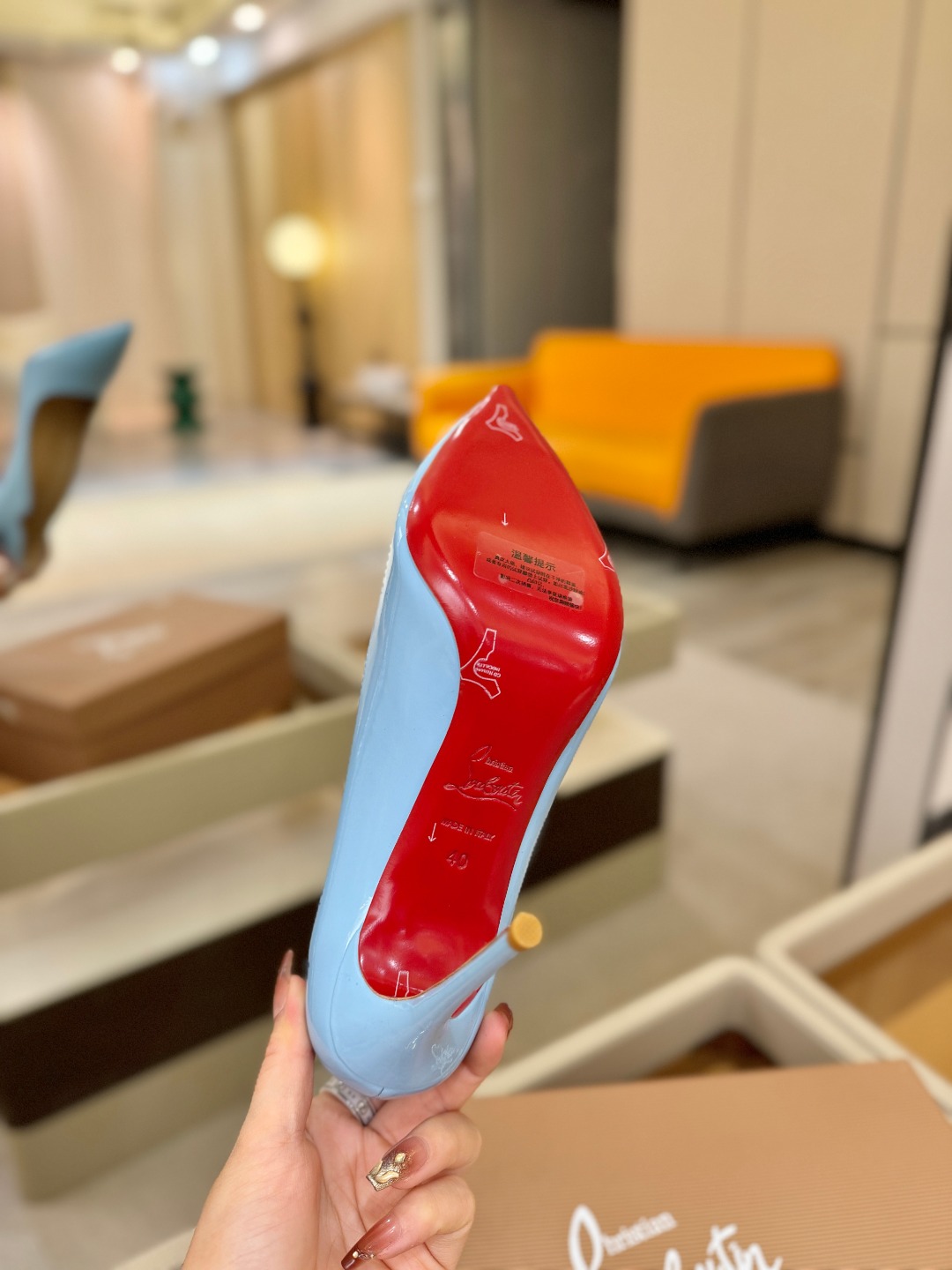 波浪单鞋（经典款）质感立体穿出时尚芭莎的气质优质皮里更加柔软透气，无敌瘦腿，穿上立马拉升腿的长度～涵深刻