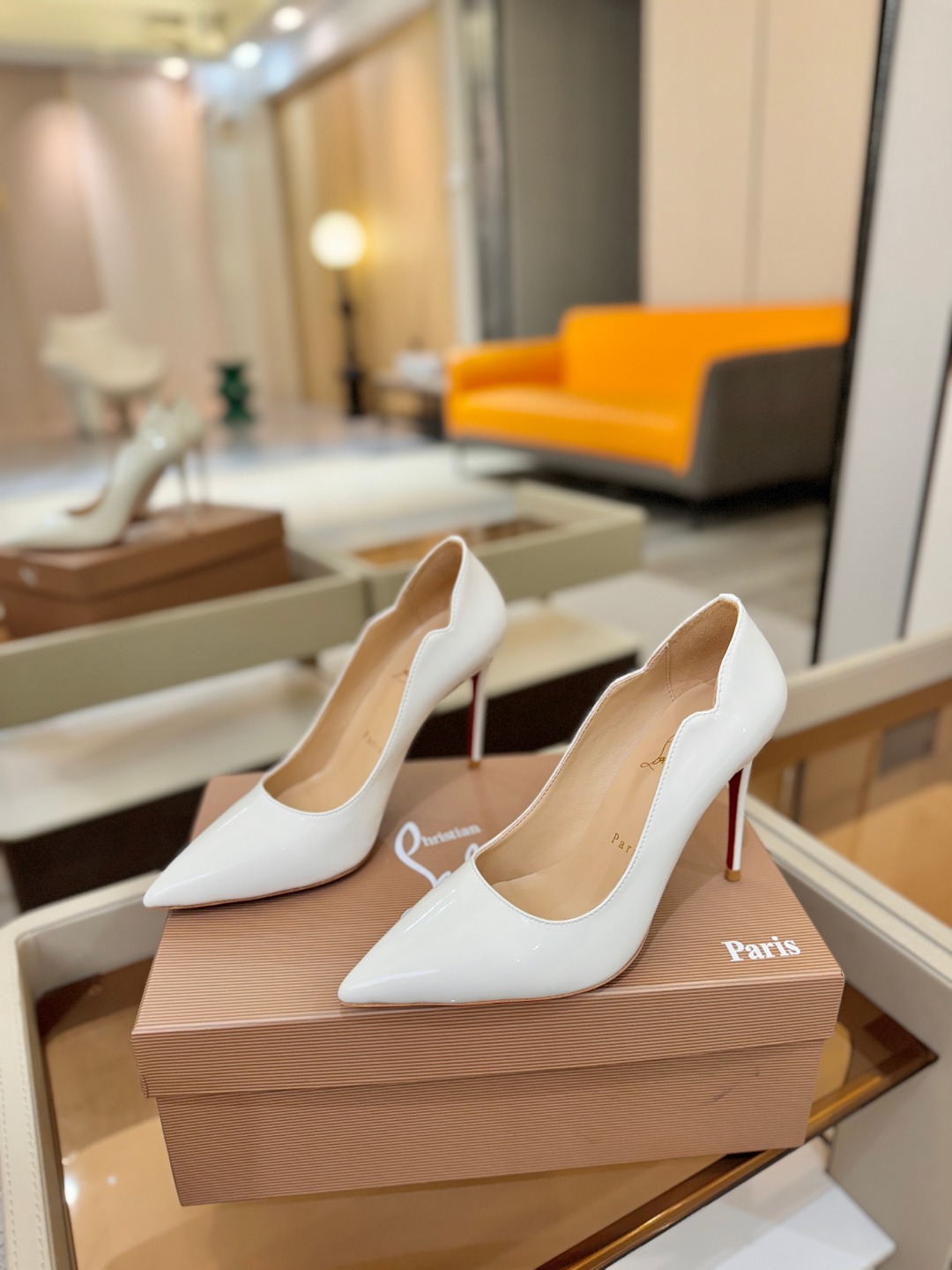 波浪单鞋（经典款）质感立体穿出时尚芭莎的气质优质皮里更加柔软透气，无敌瘦腿，穿上立马拉升腿的长度～涵深刻